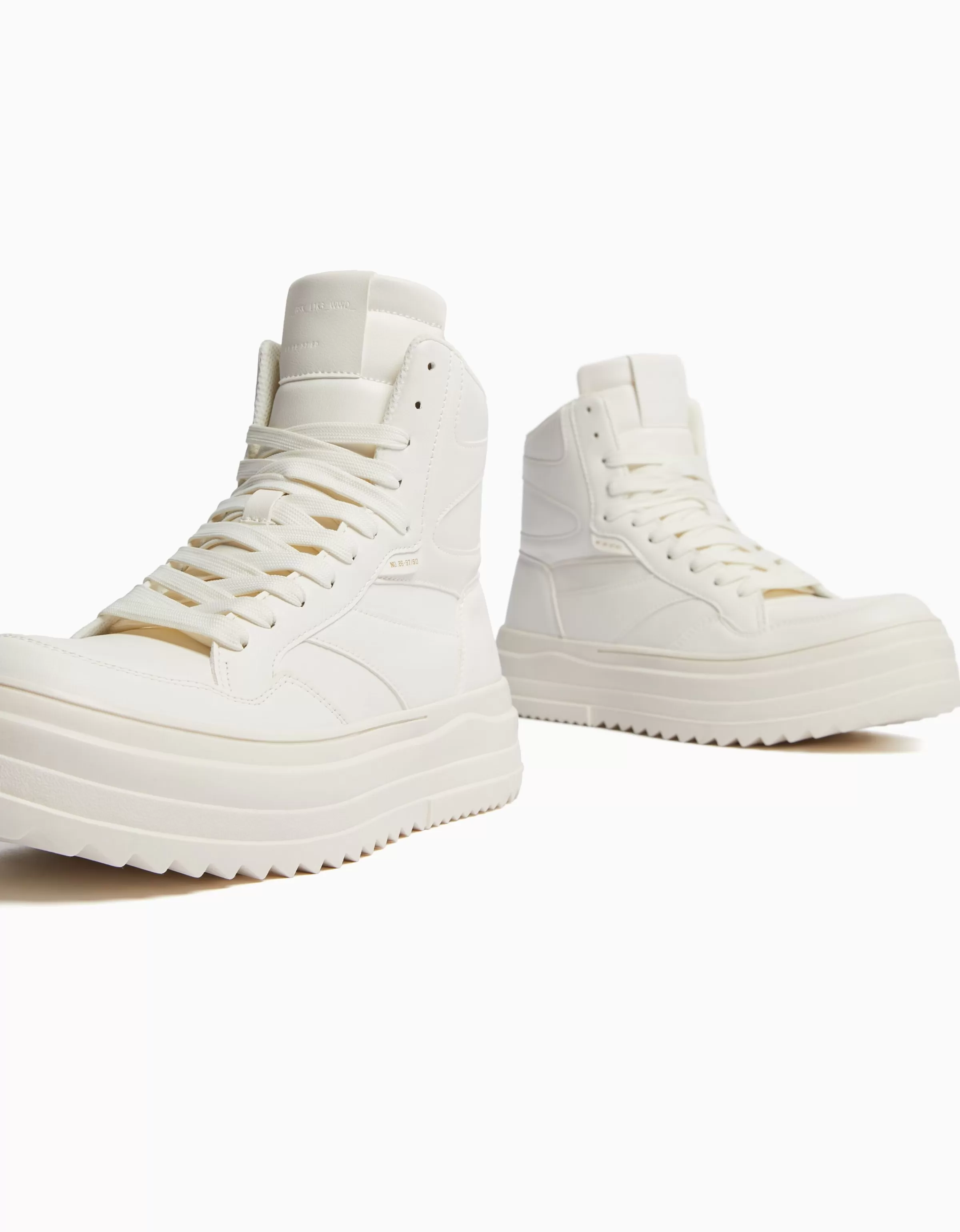 BERSHKA Chaussures*Baskets montantes volume homme Blanc