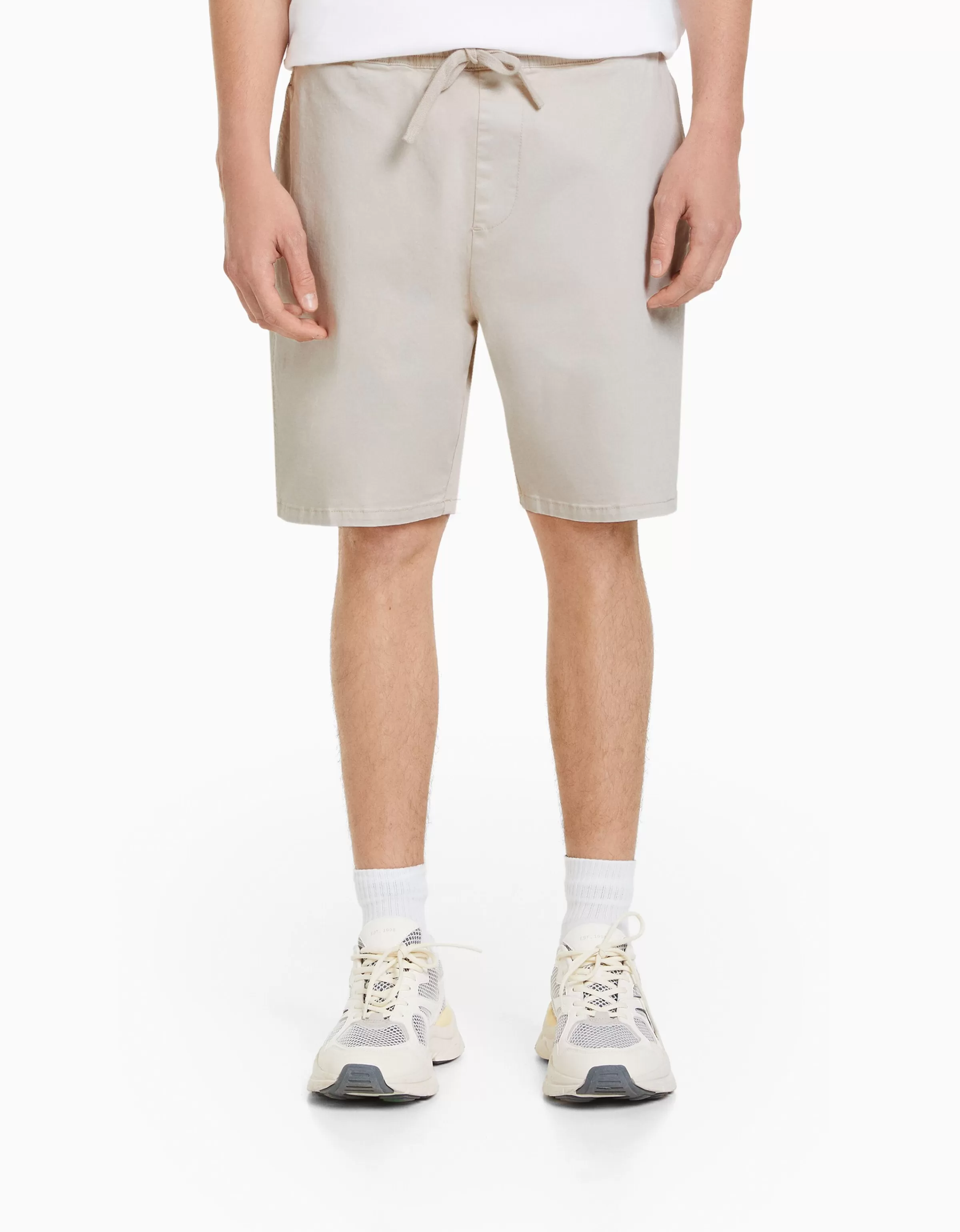 BERSHKA Bermudas*Bermuda style jogger Kaki