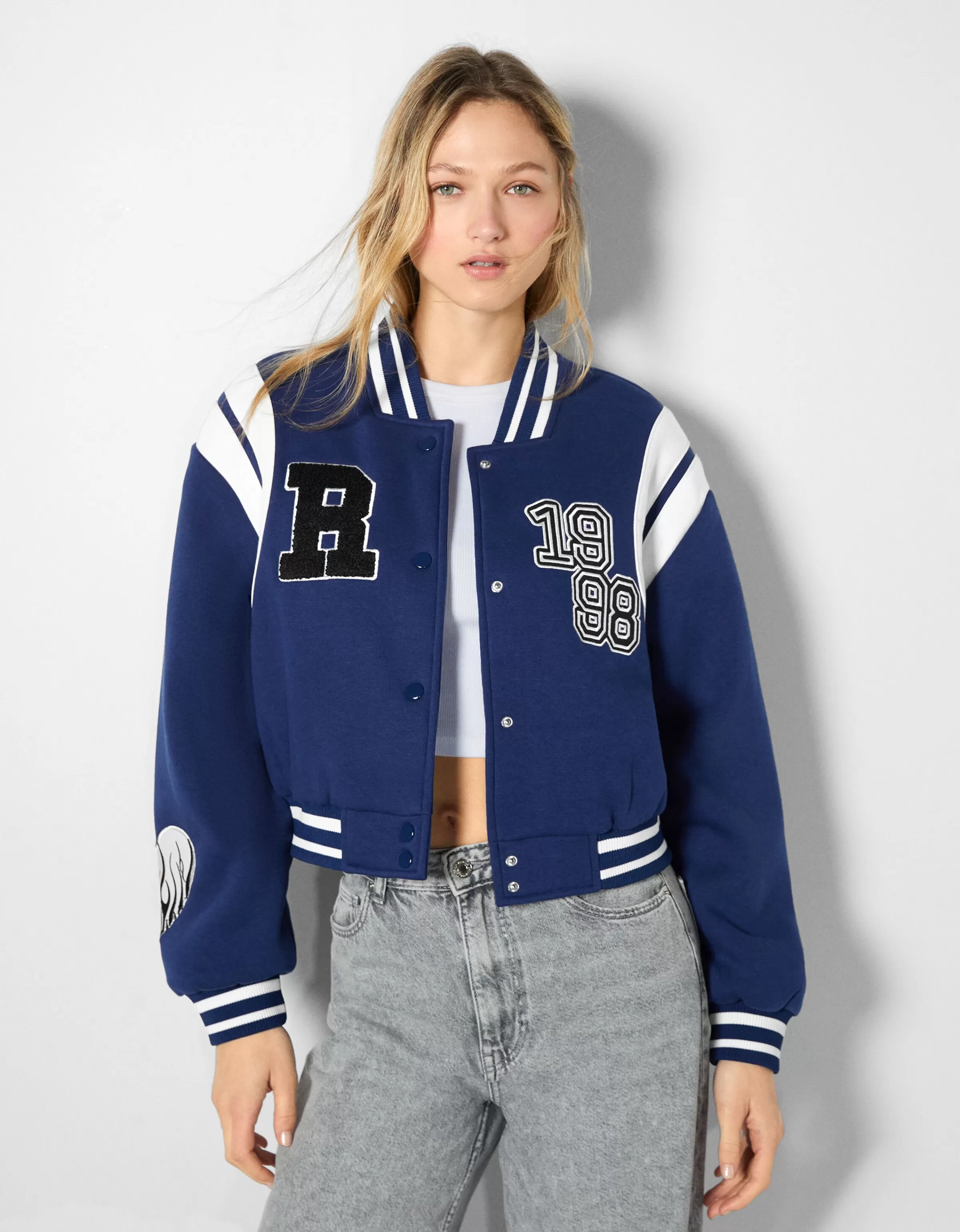 BERSHKA Vestes*Blouson cropped varsity Violet