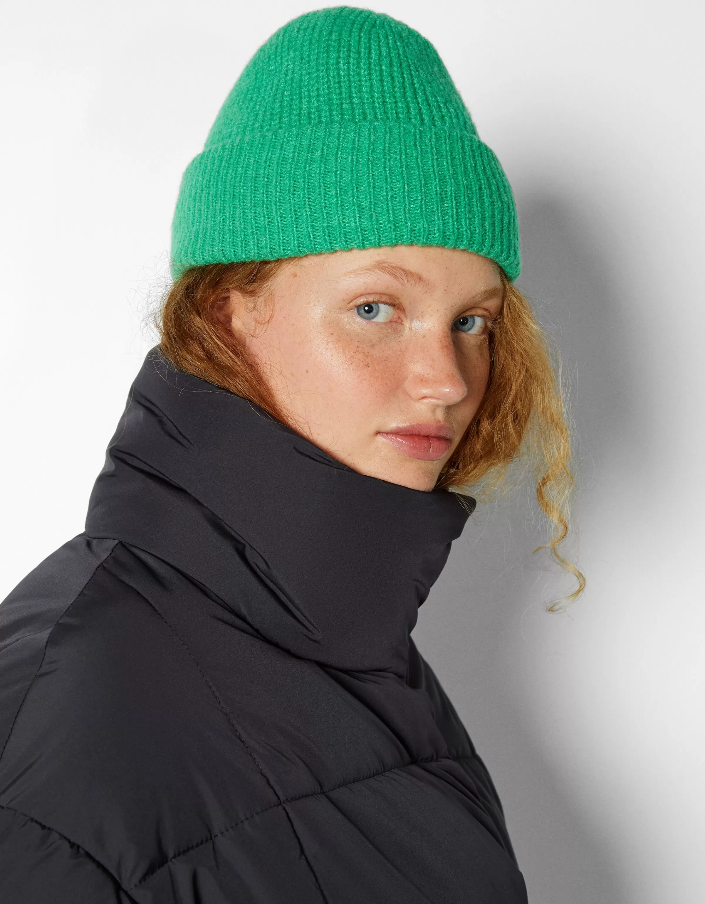 BERSHKA Join Life*Bonnet maille bord-côte Vert