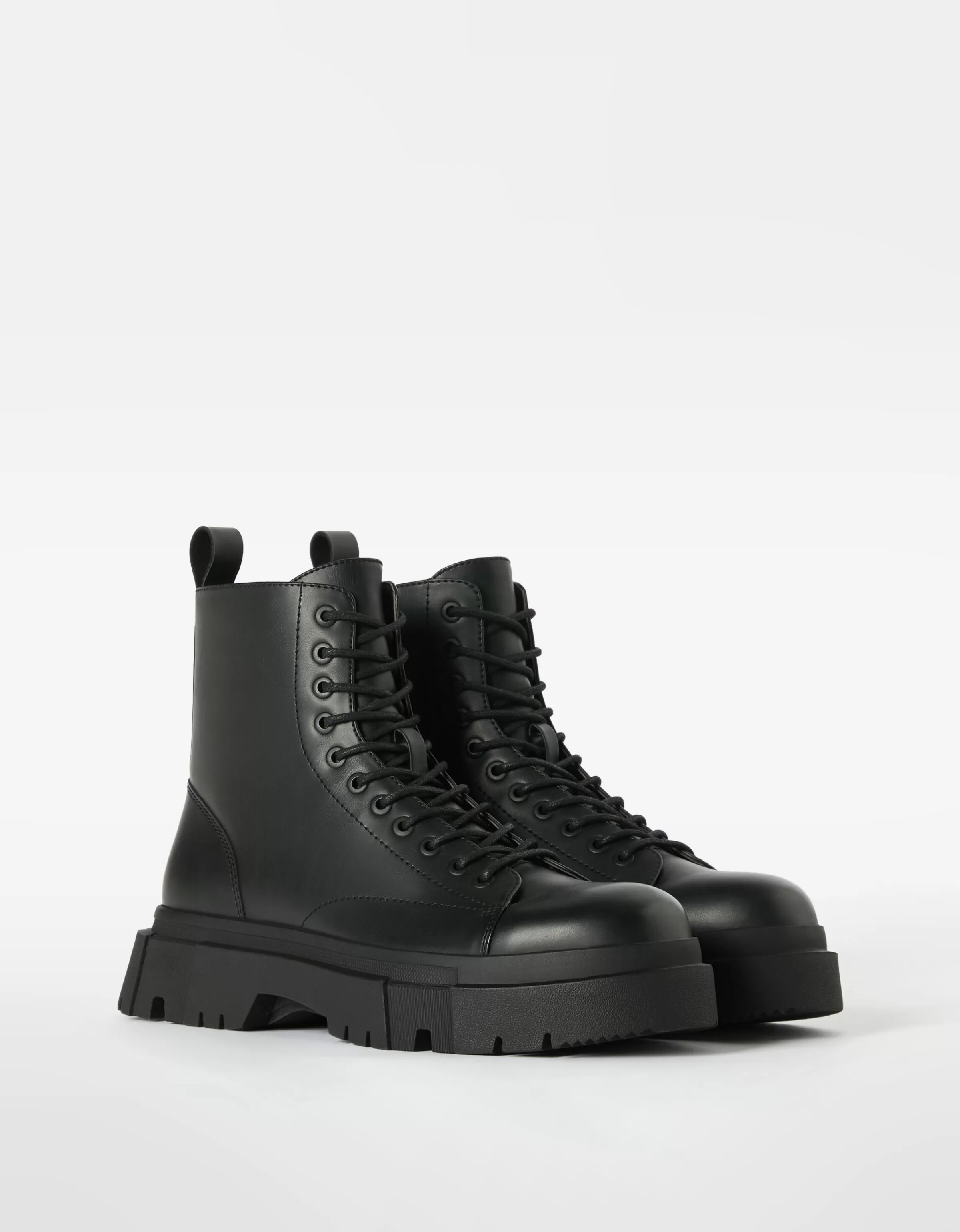 BERSHKA Bottines*Bottes à lacets semelle crantée homme Noir