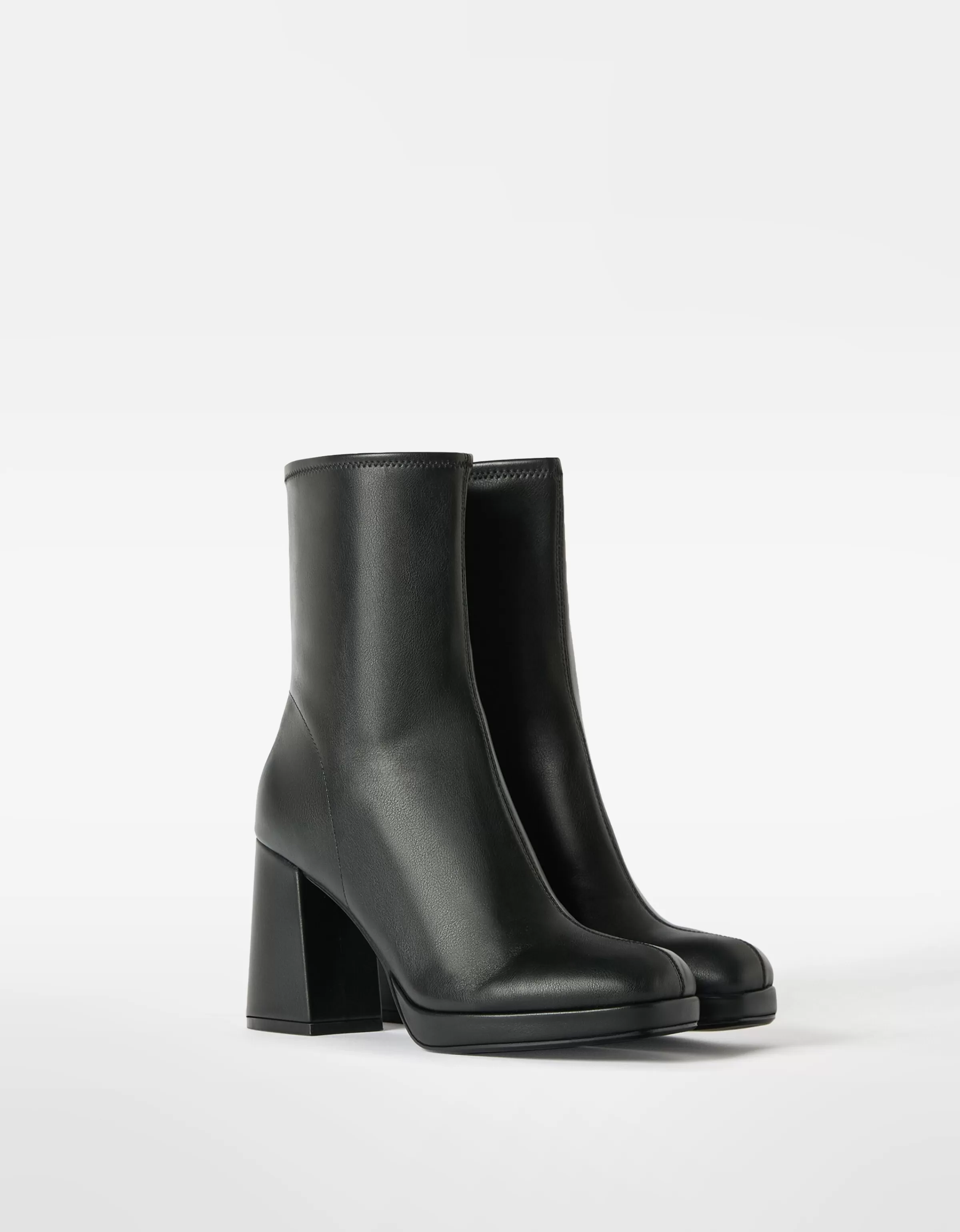 BERSHKA Chaussures*Bottines talon moulantes mini plateforme Noir