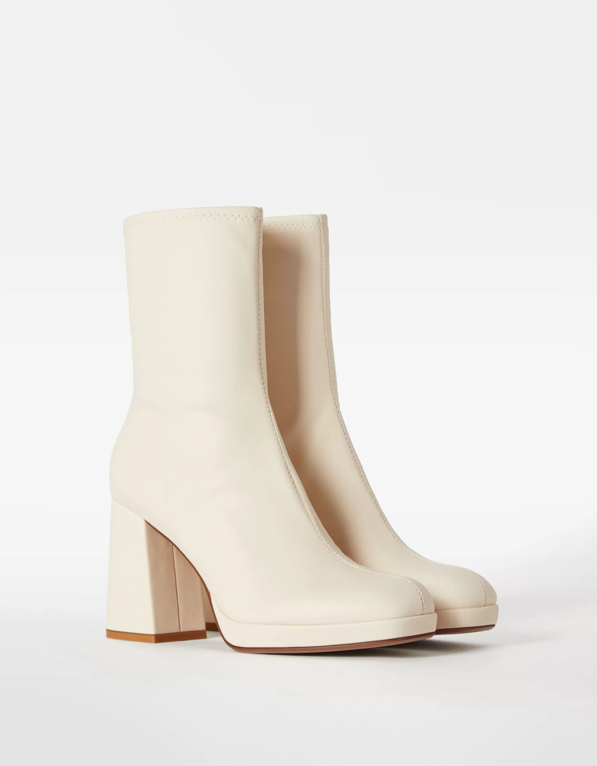 BERSHKA Shoes Arrival*Bottines talon moulantes mini plateforme Écru