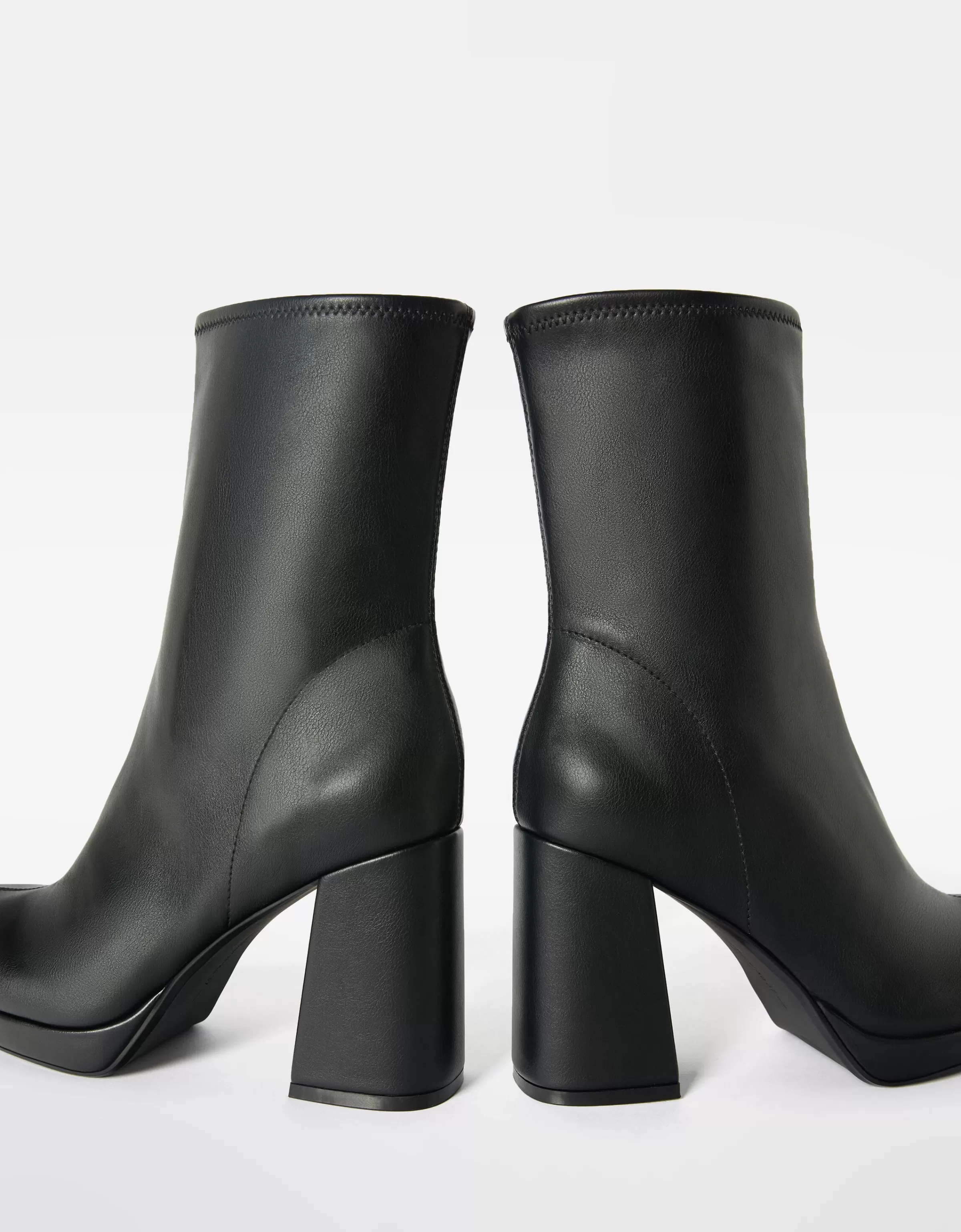 BERSHKA Shoes Arrival*Bottines talon moulantes mini plateforme Noir