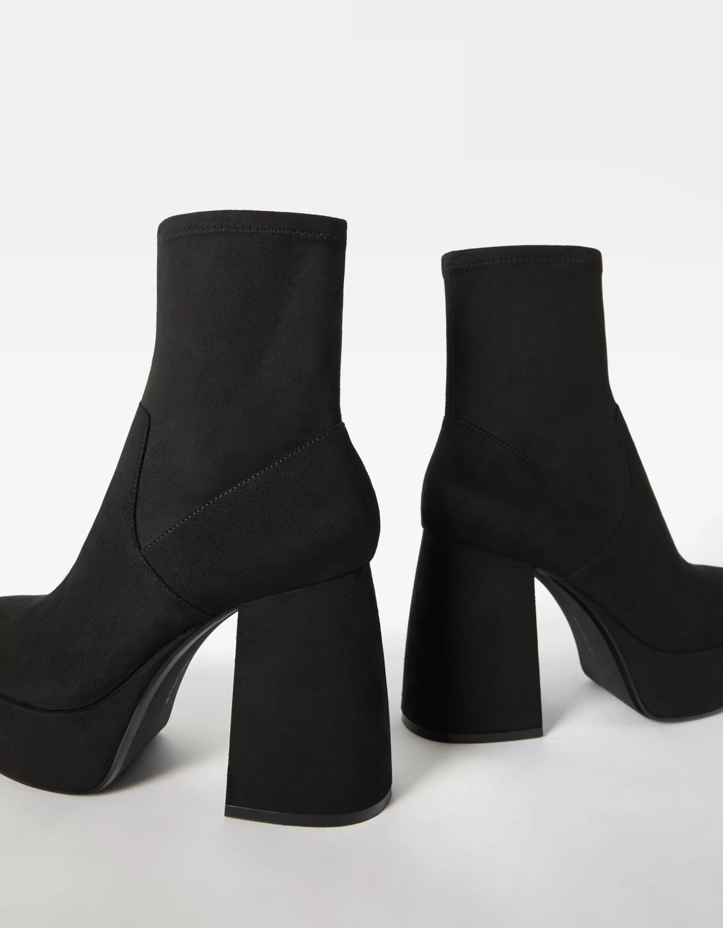 BERSHKA Chaussures*Bottines talon plateforme moulantes Noir