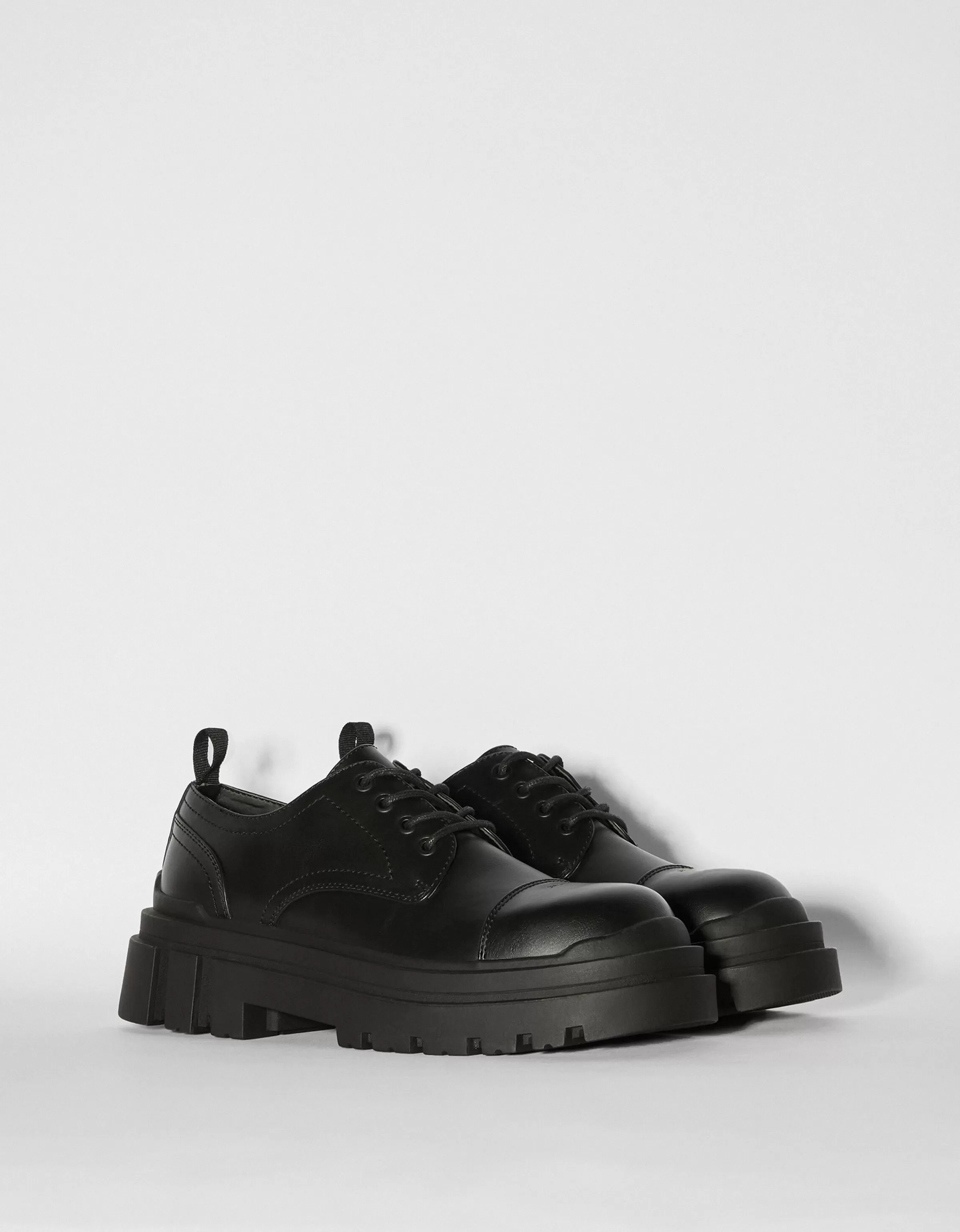 BERSHKA Chaussures habillées*Chaussure habillées semelle crantée homme Noir