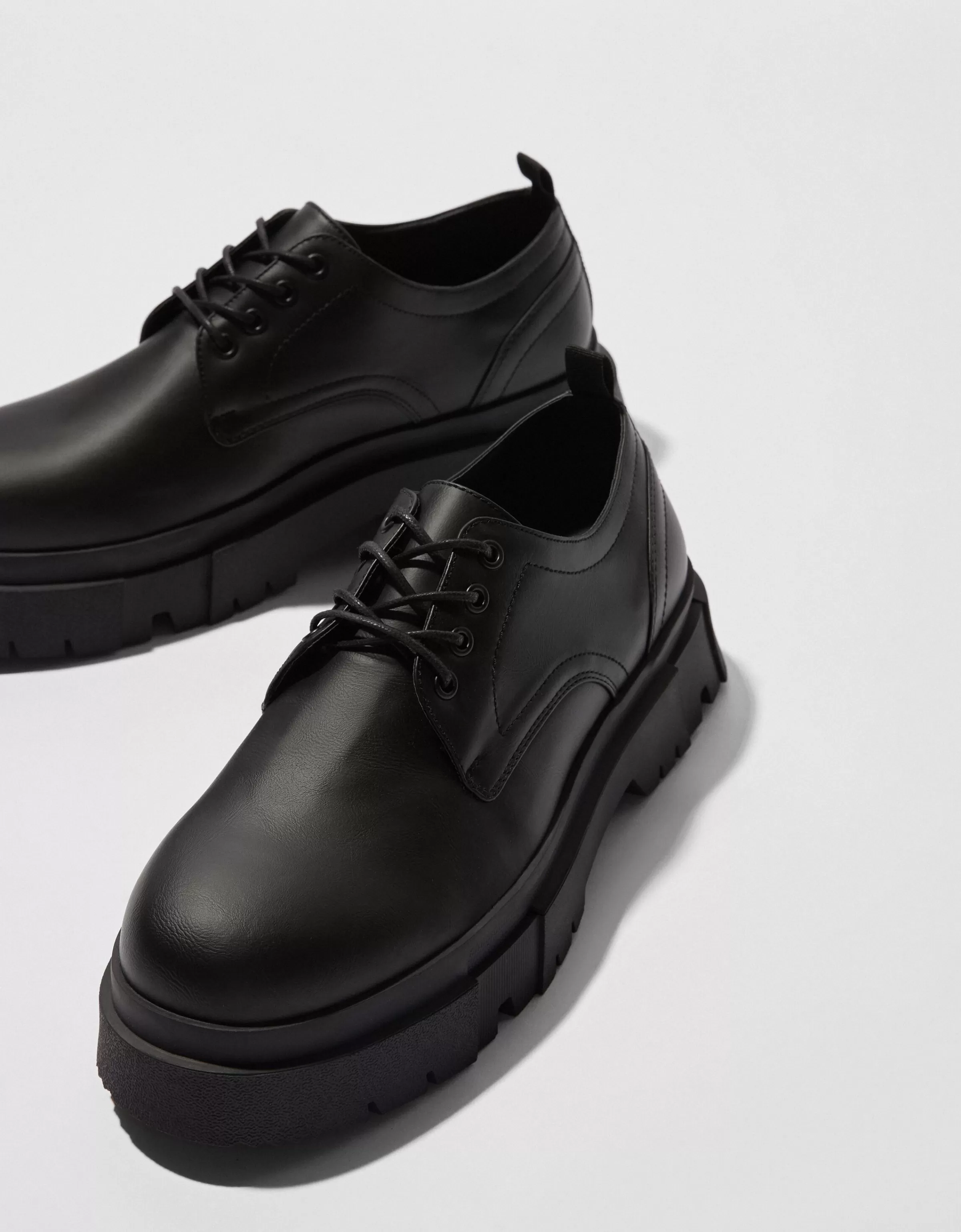 BERSHKA Chaussures*Chaussure habillées semelle crantée homme Noir