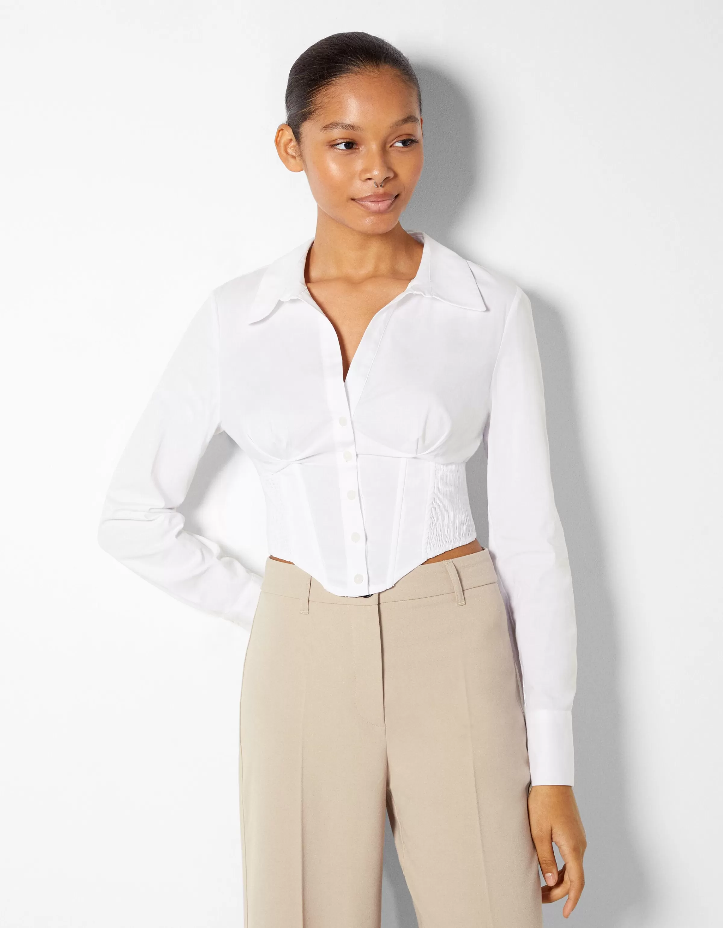 BERSHKA Chemises et blouses*Chemise corset moulante manches longues popeline Kaki