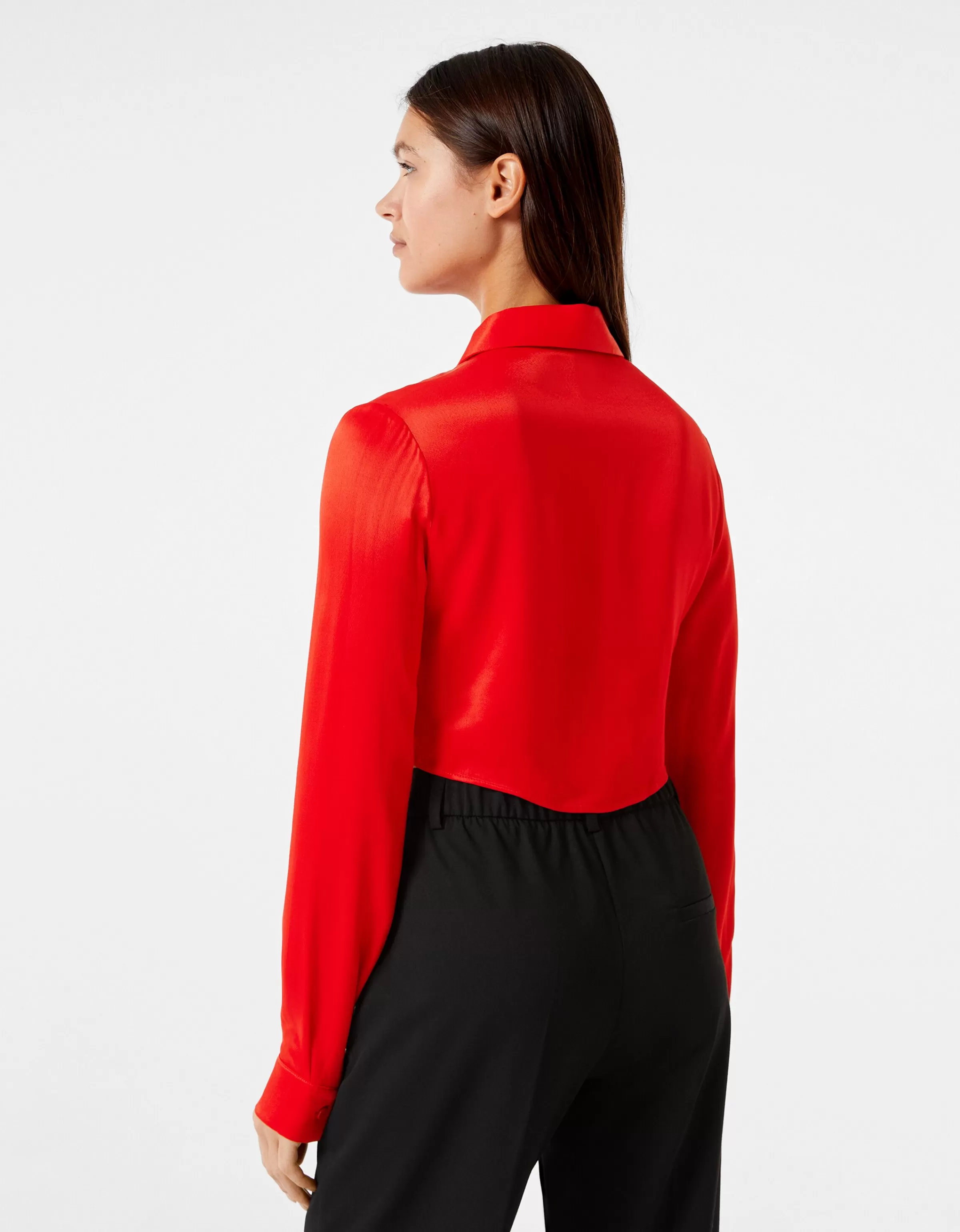 BERSHKA Chemises et blouses*Chemise cropped manches longues moulante satinée Rouge