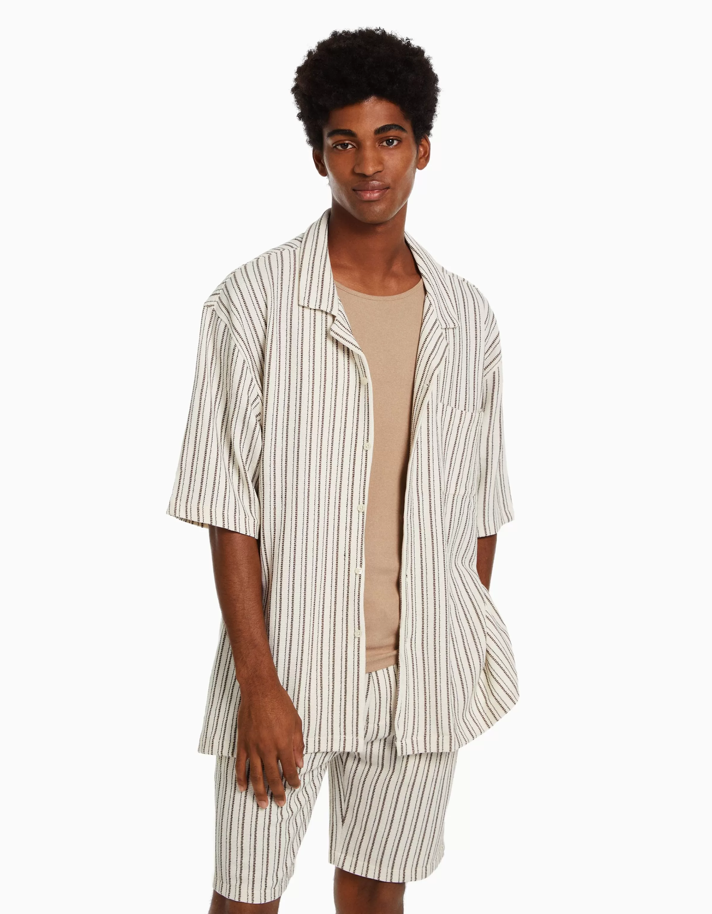 BERSHKA Chemises*Chemise manches courtes rustique rayures Blanc / Noir