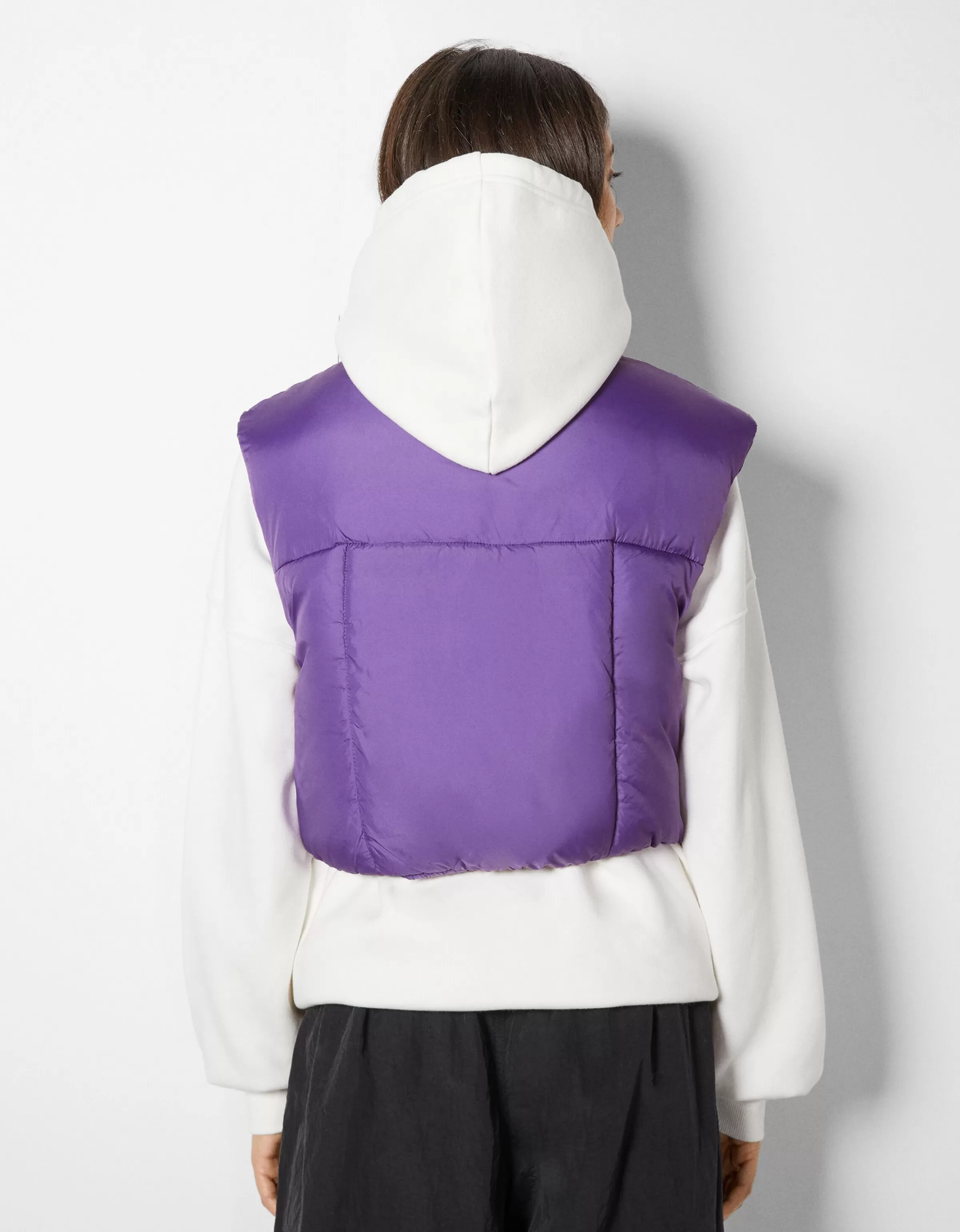 BERSHKA Vestes*Gilet cropped sans manches effet nylon Violet