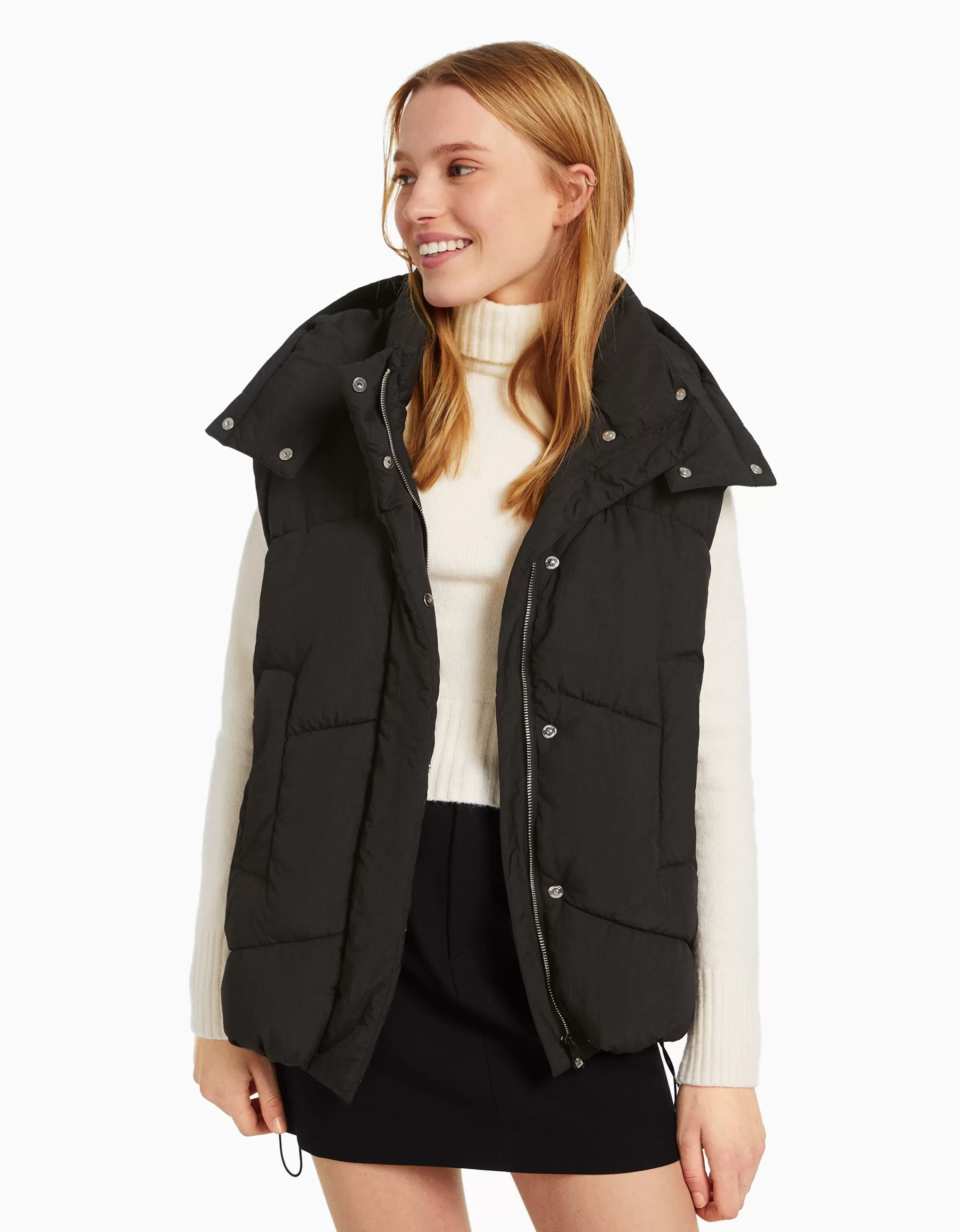 BERSHKA Vestes*Gilet sans manches rembourré capuche oversize Noir