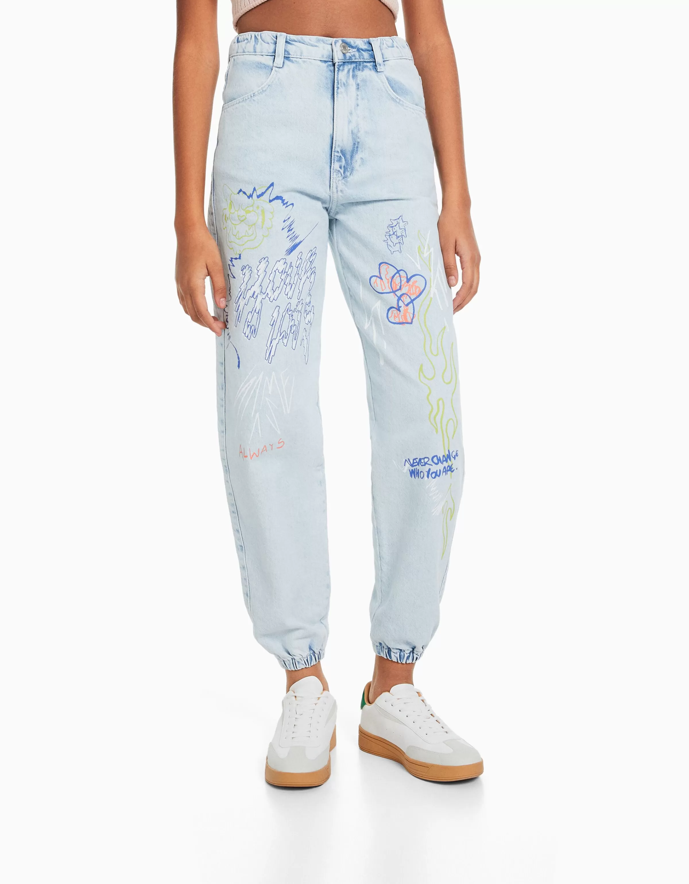 BERSHKA Jeans*Jean jogger graffiti Bleu lavé