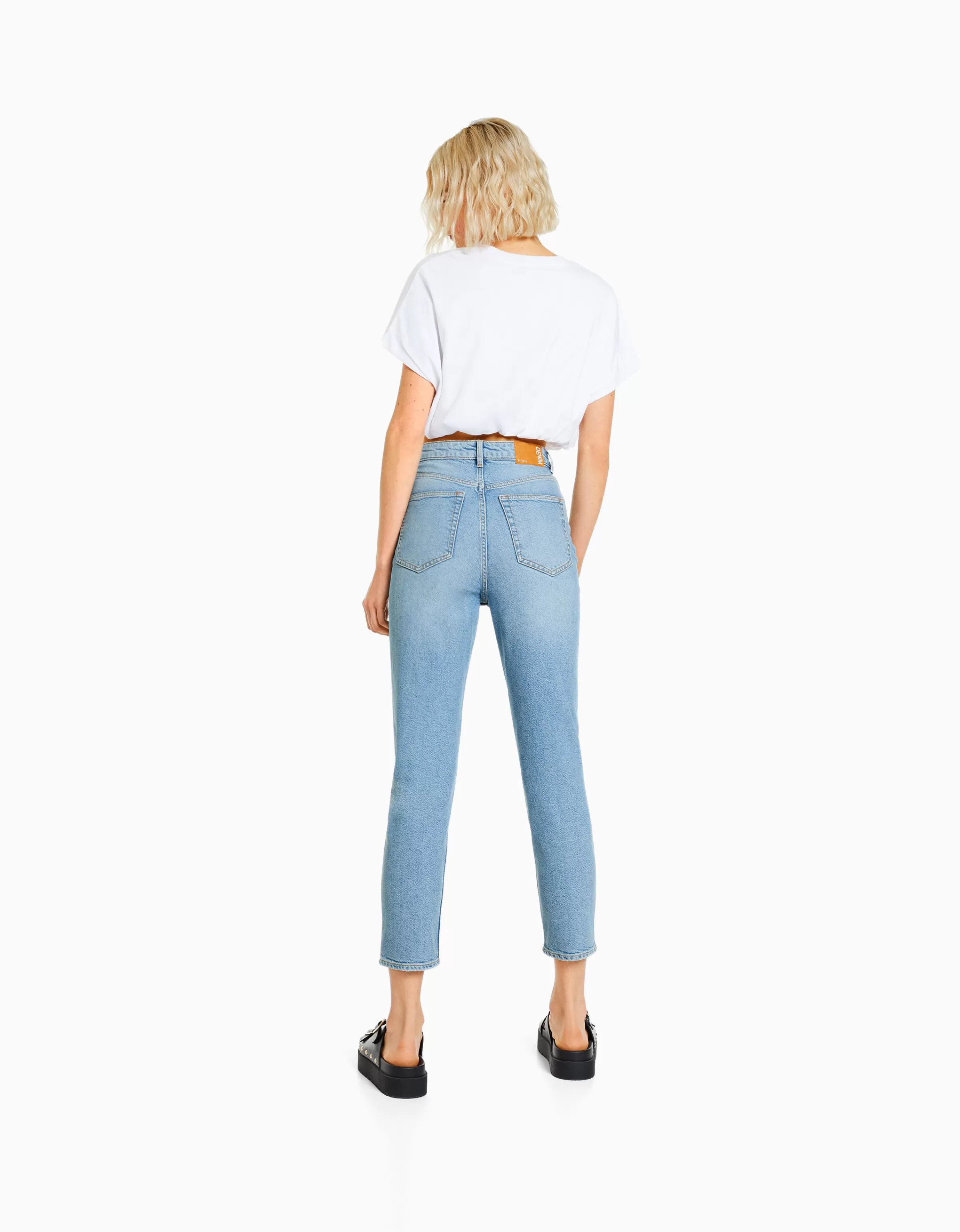 BERSHKA Jeans*Jean mom slim décontracté Bleu lavé