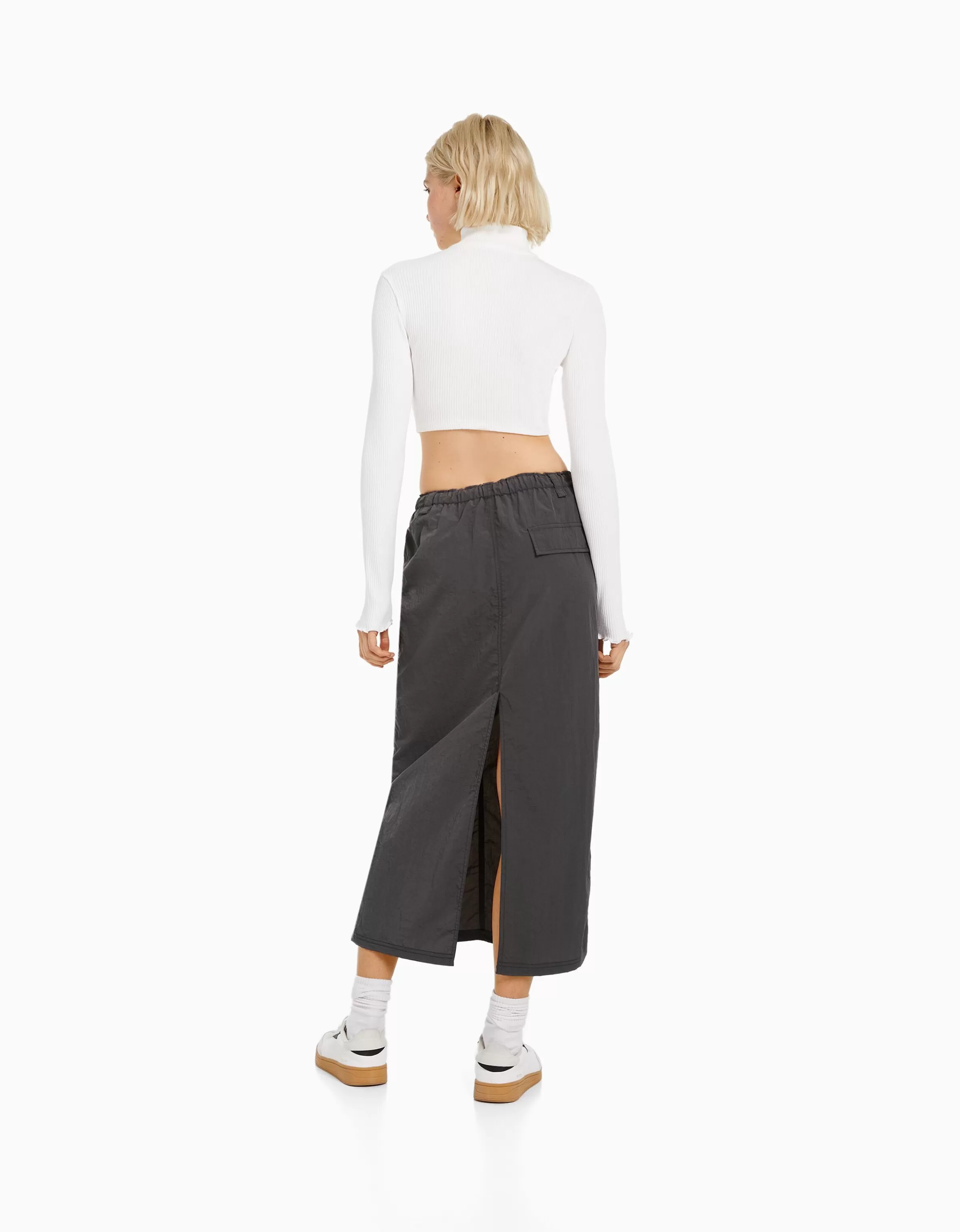 BERSHKA Vêtements*Jupe midi effet nylon Écru