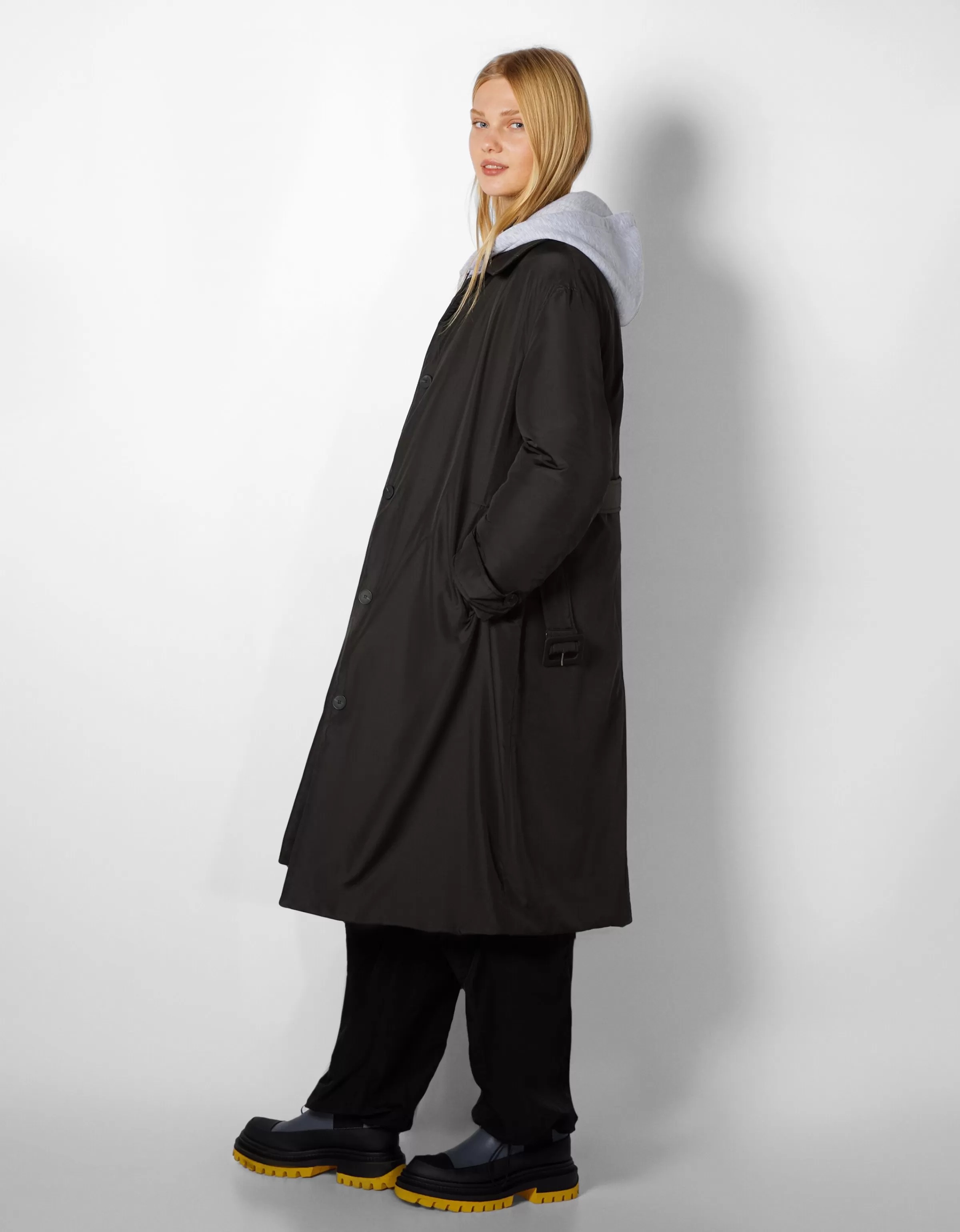 BERSHKA Trenchs et manteaux*Manteau trench matelassé long Noir