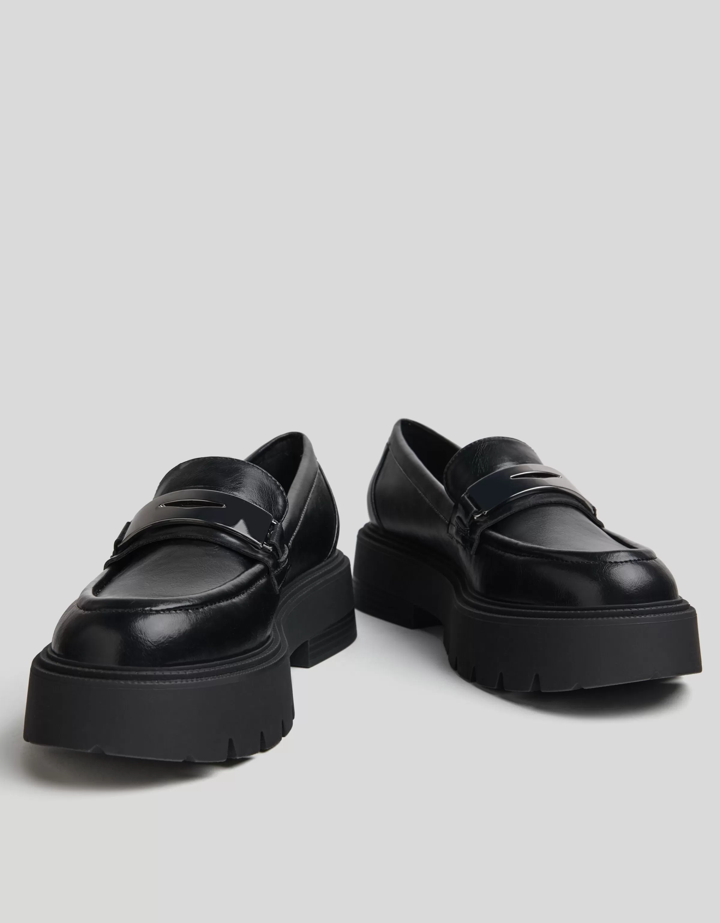 BERSHKA Varsity*Mocassins détail métallisé Noir