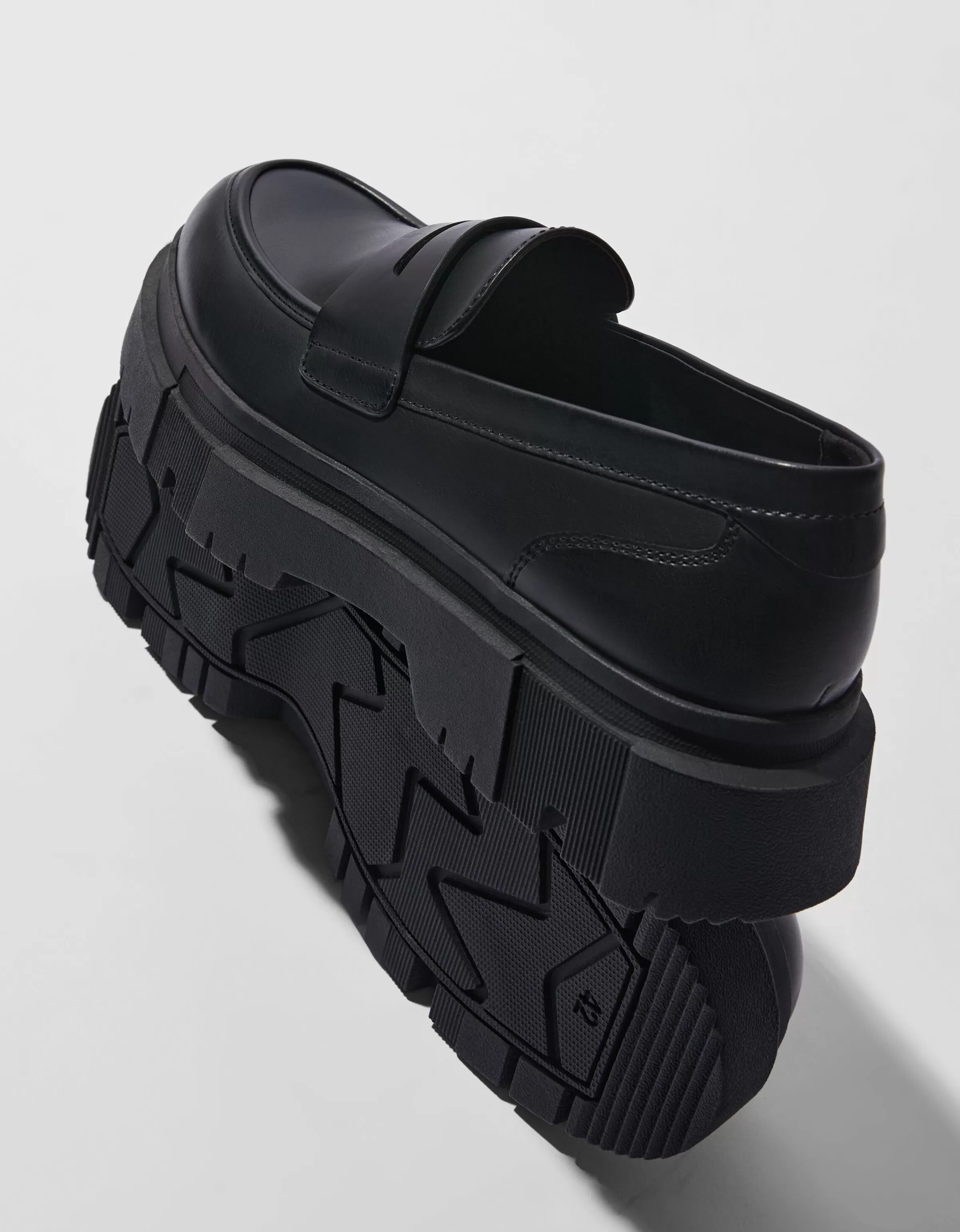 BERSHKA #bershkastyle*Mocassins semelle crantée homme Noir