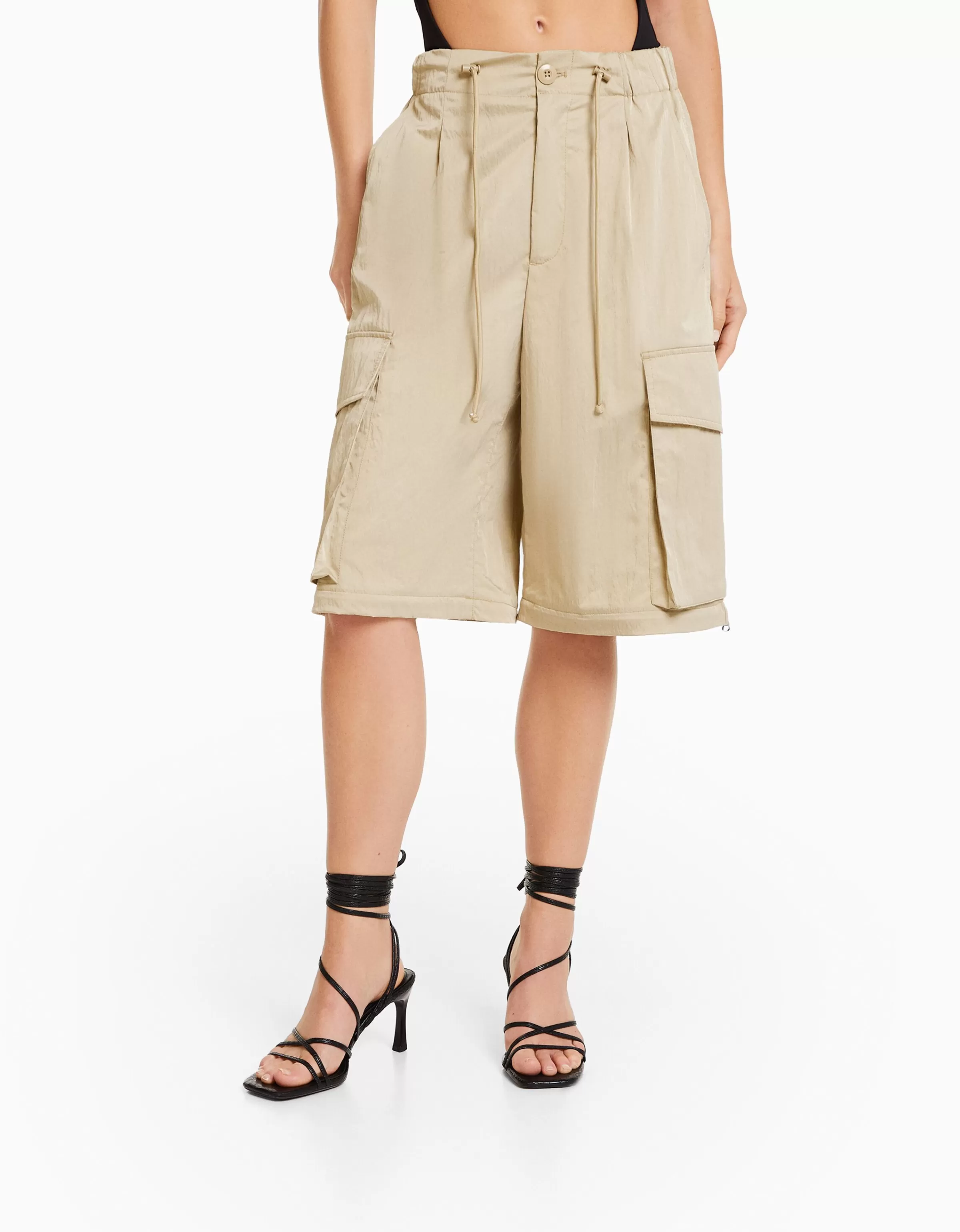 BERSHKA Vêtements*Pantalon cargo effet nylon Camel