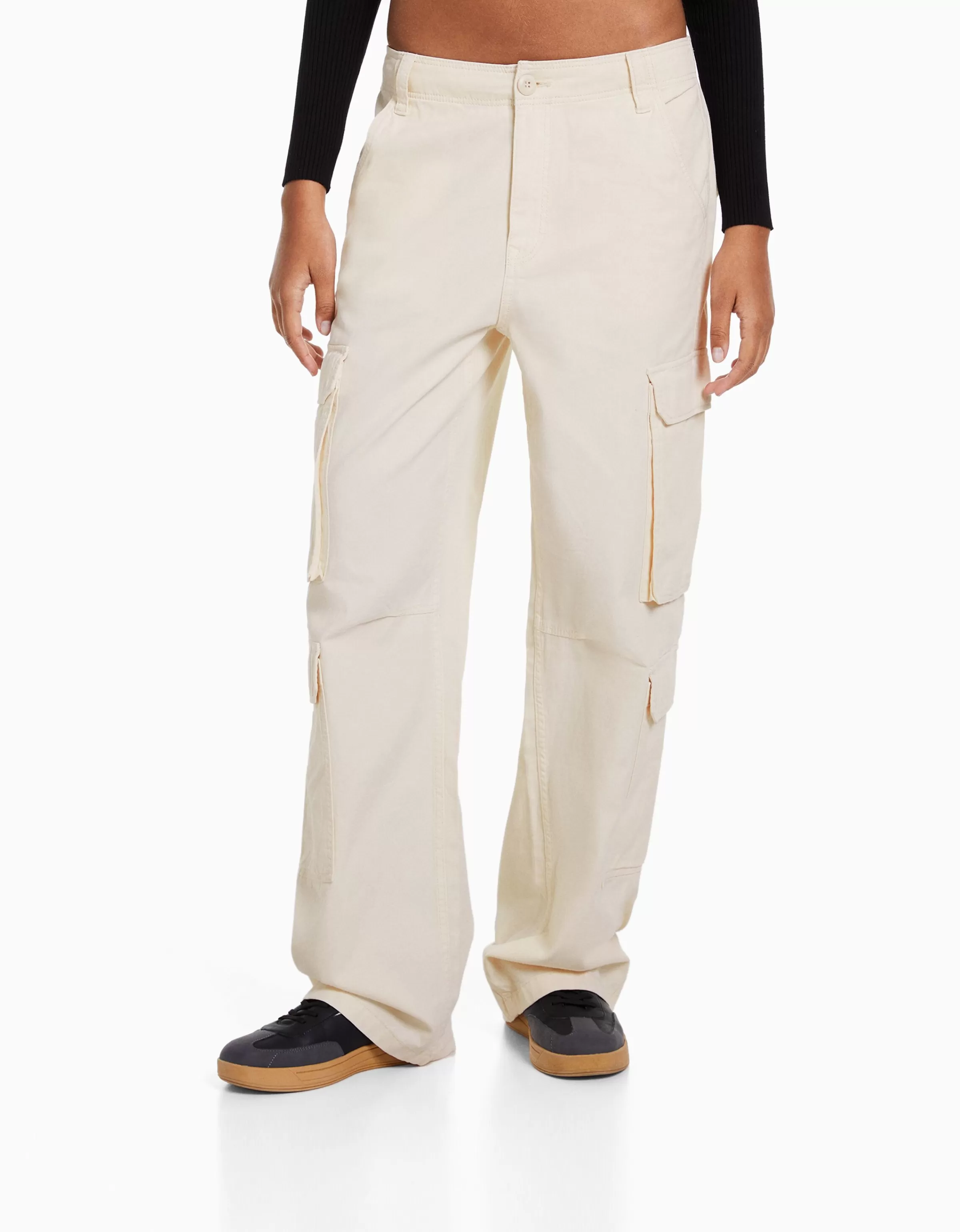 BERSHKA Vêtements*Pantalon cargo moulant serge multipoches Écru