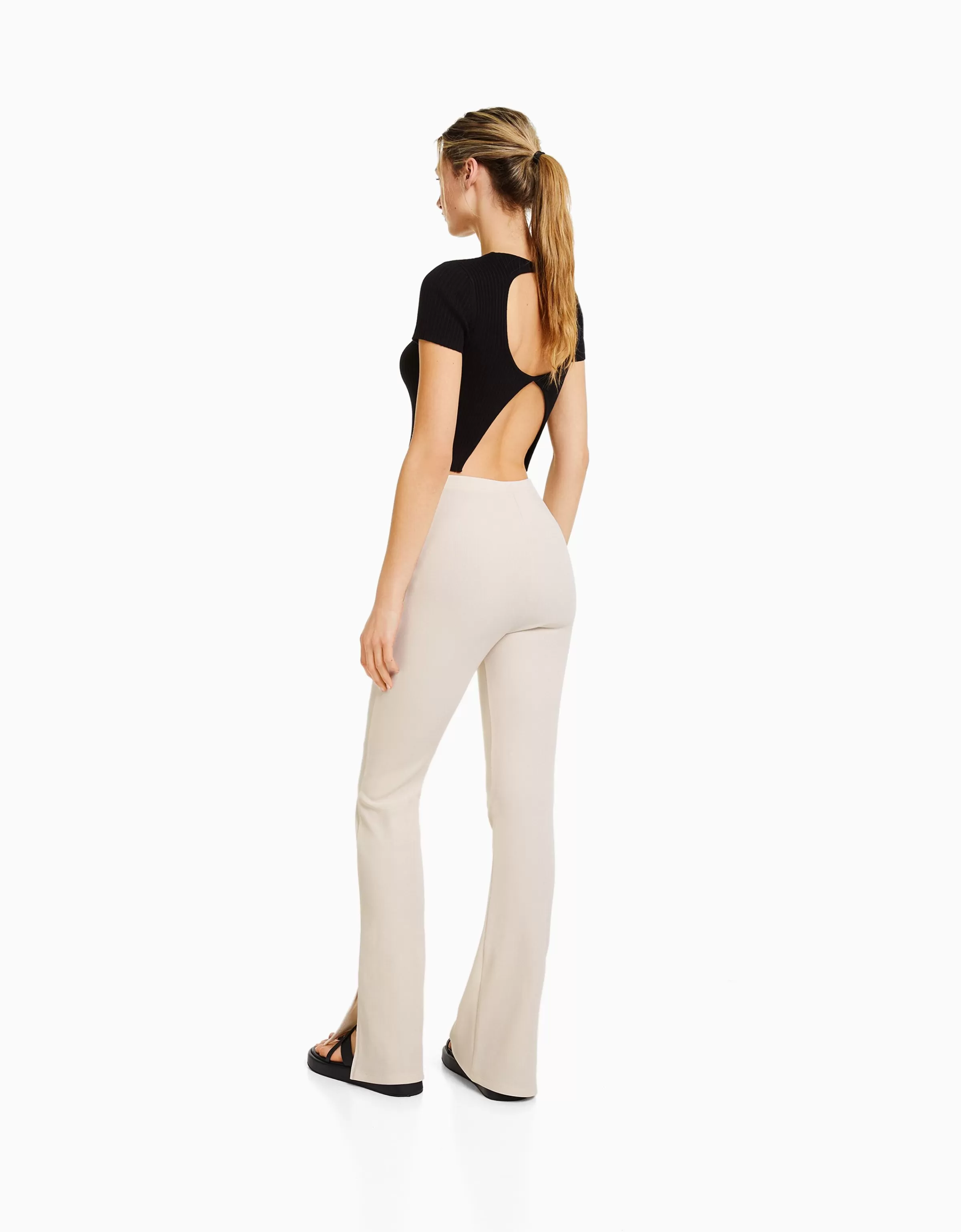 BERSHKA Pantalons*Pantalon flare ottoman Écru