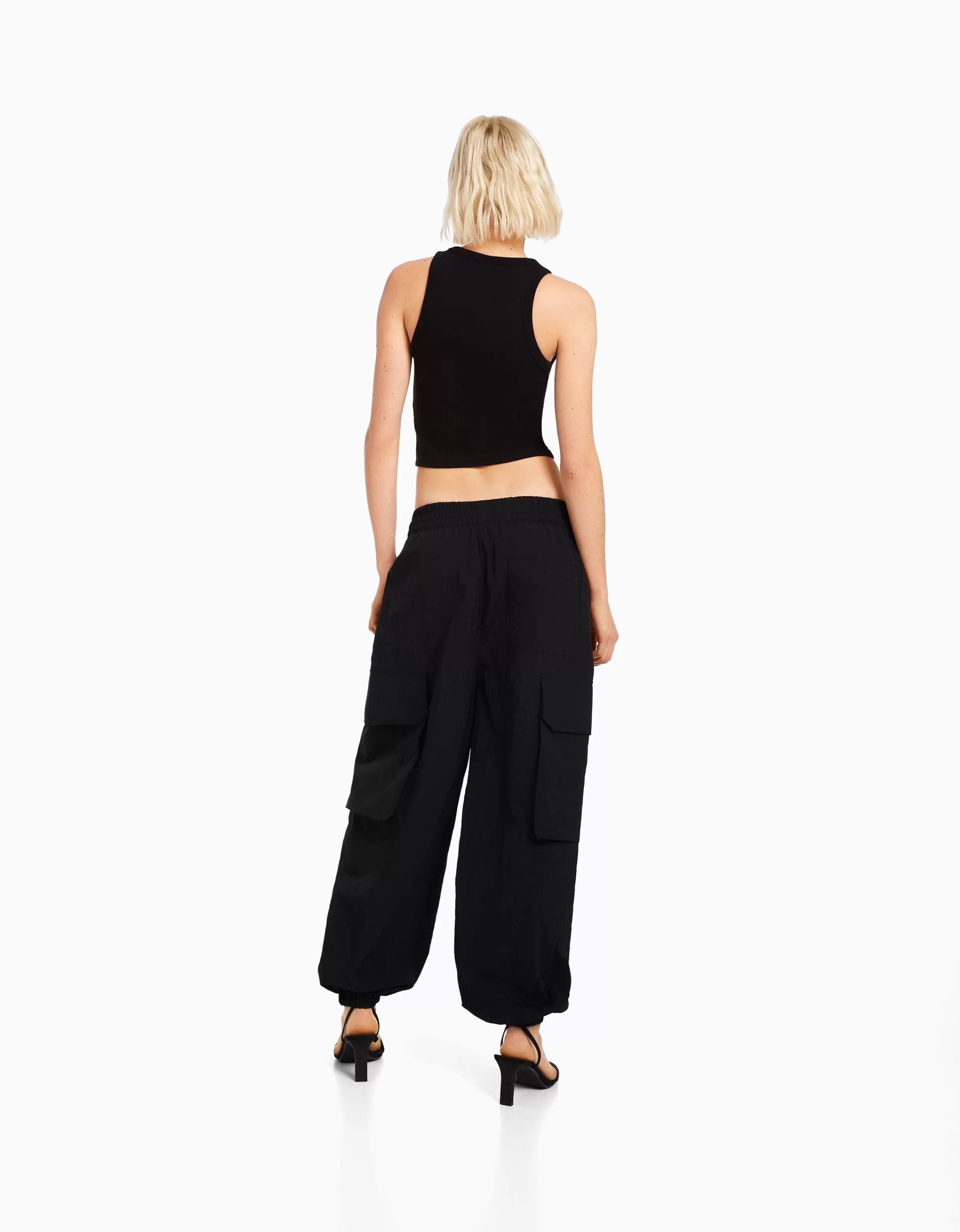 BERSHKA Vêtements*Pantalon jogger cargo poches effet nylon Noir