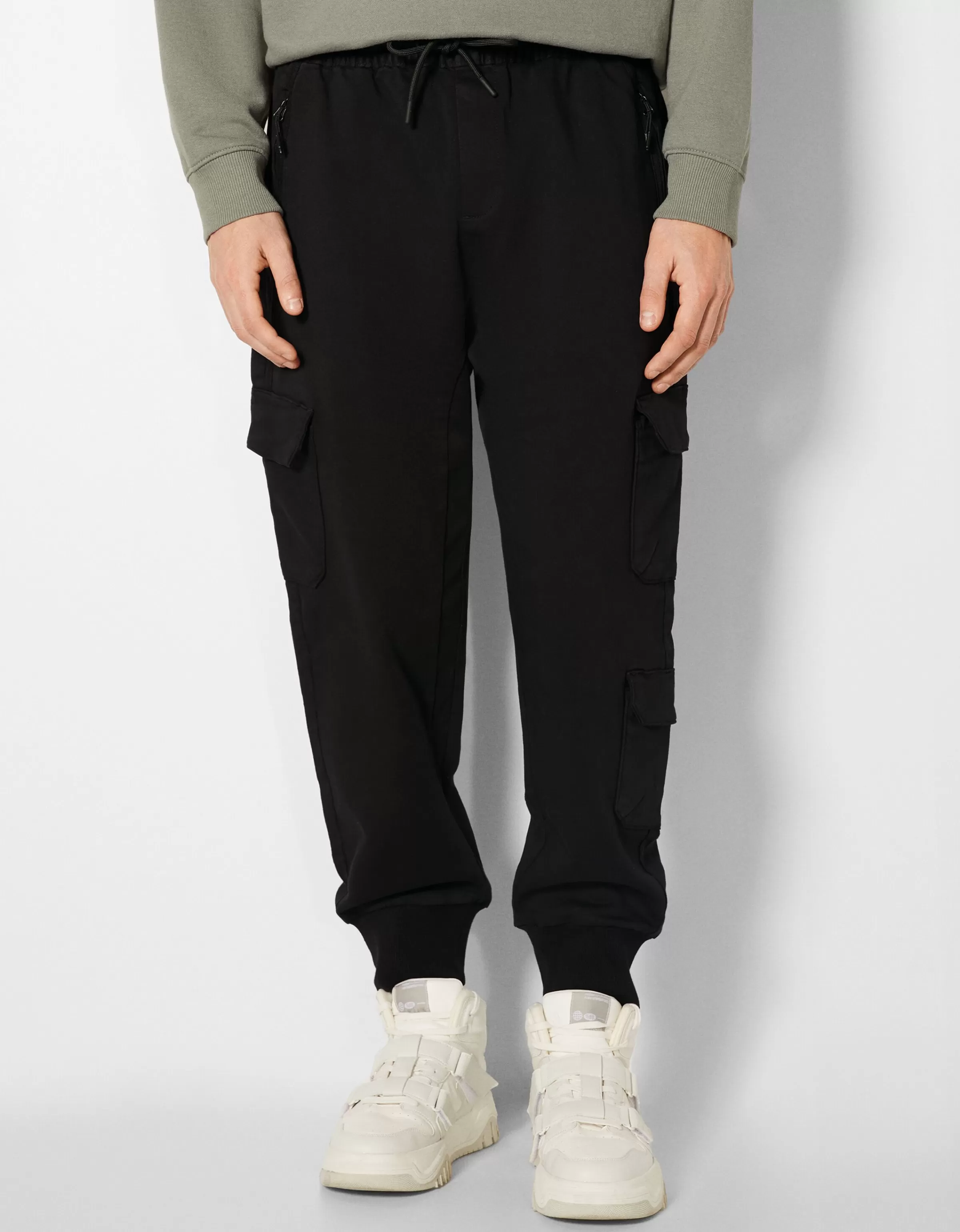 BERSHKA Pantalons*Pantalon jogger cargo slim Blanc cassé