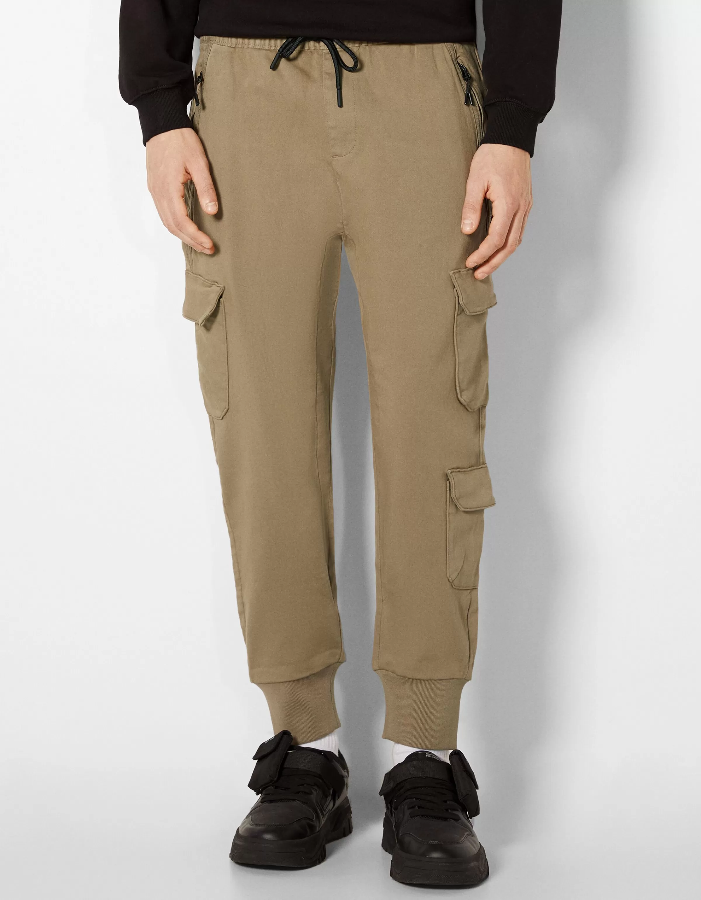 BERSHKA Pantalons*Pantalon jogger cargo slim Blanc cassé