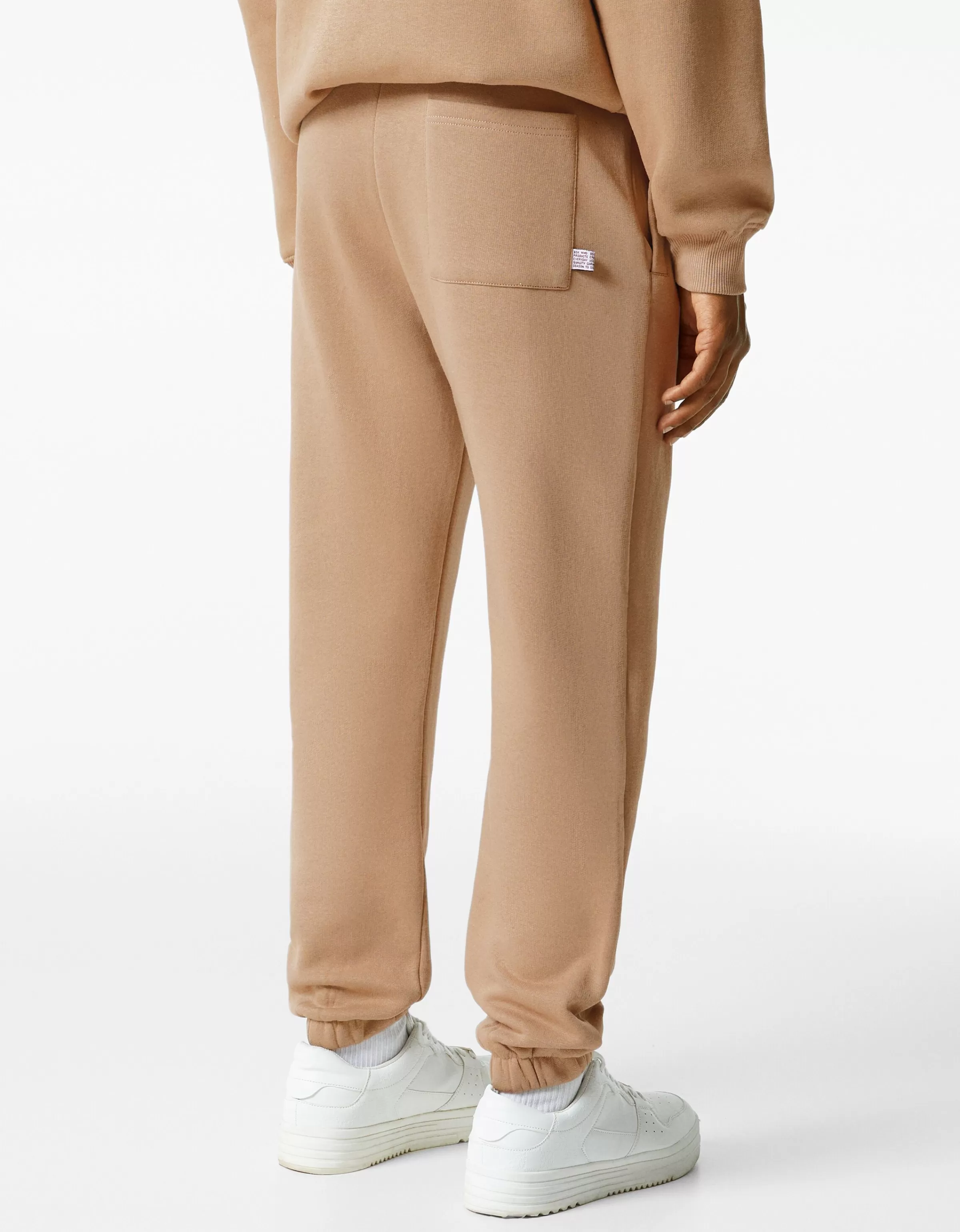 BERSHKA Pantalons*Pantalon jogger molleton Camel