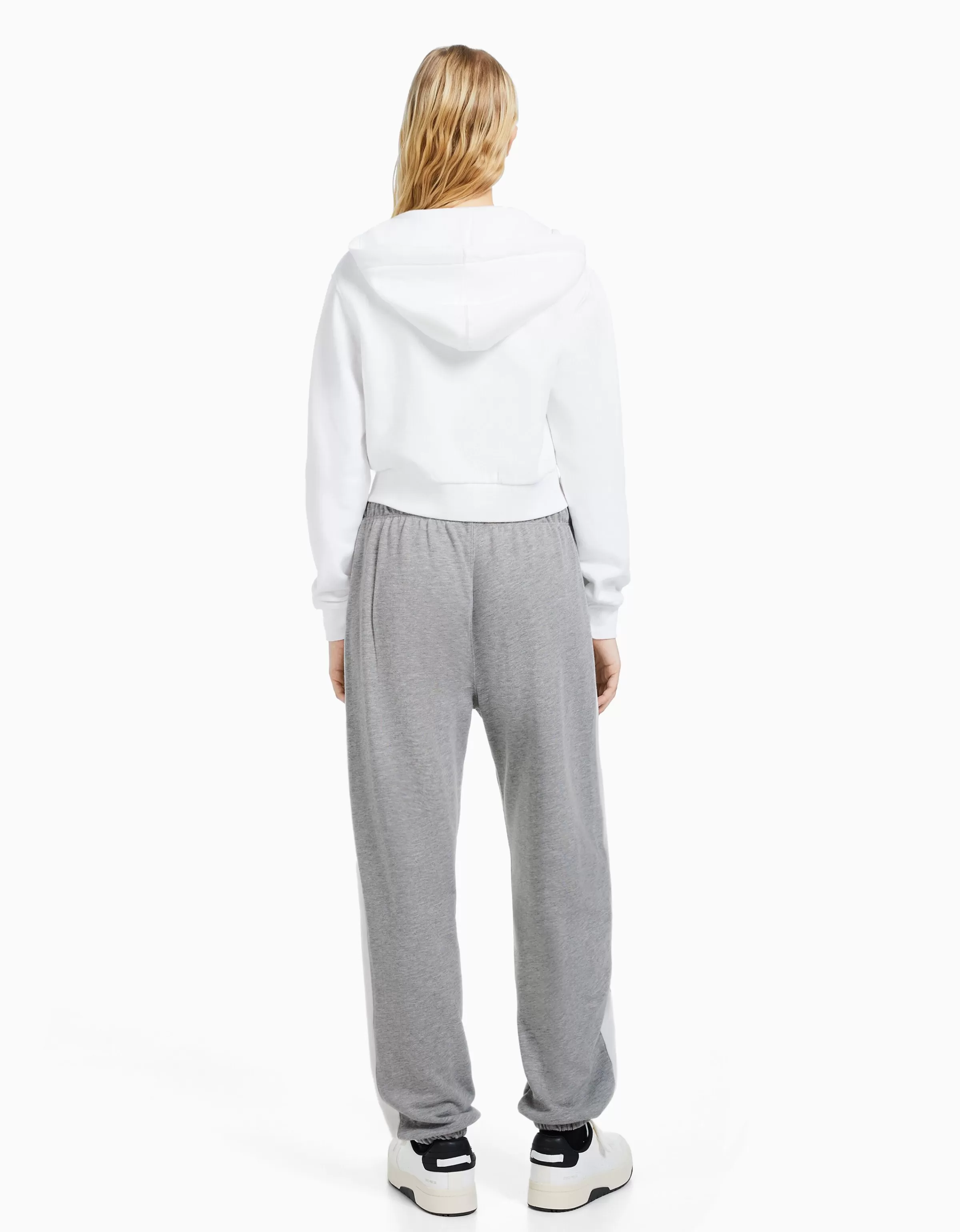 BERSHKA Pantalons*Pantalon jogger molleton avec bandes et inscription brodée Gris