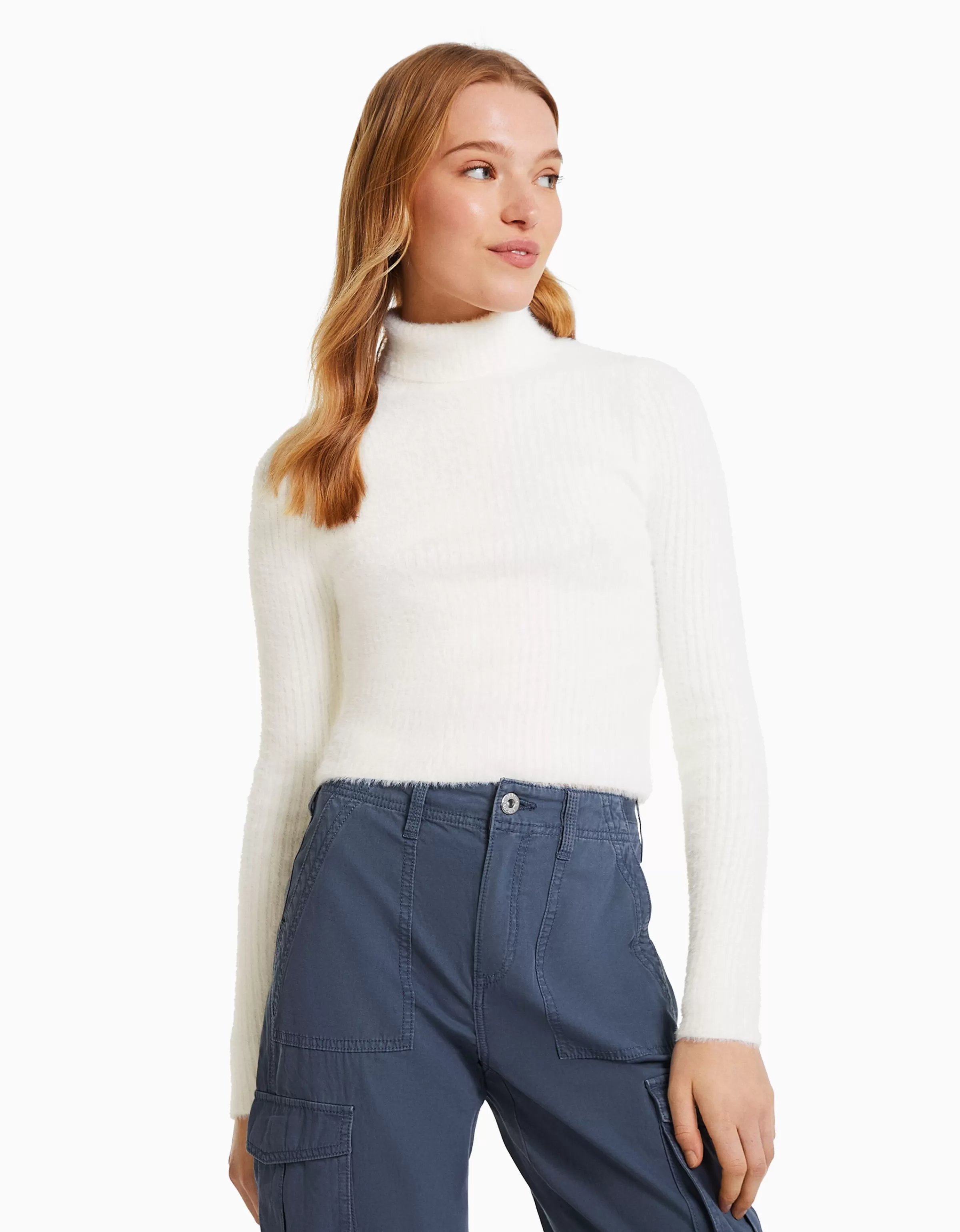 BERSHKA Pulls*Pull fausse fourrure col roulé Blanc