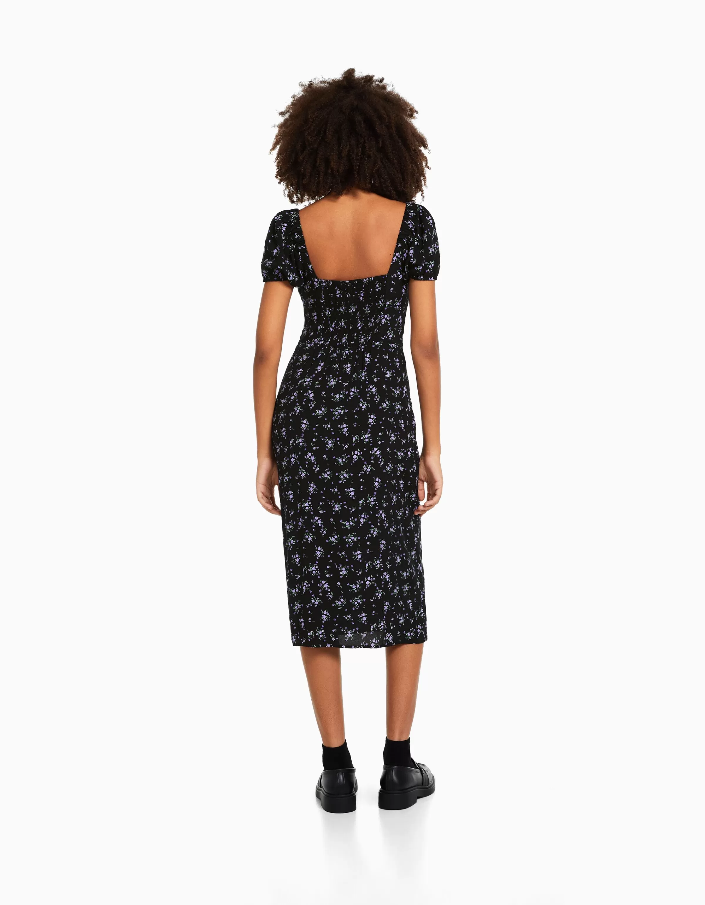 BERSHKA Robes*Robe midi manches courtes imprimé fleurs Noir