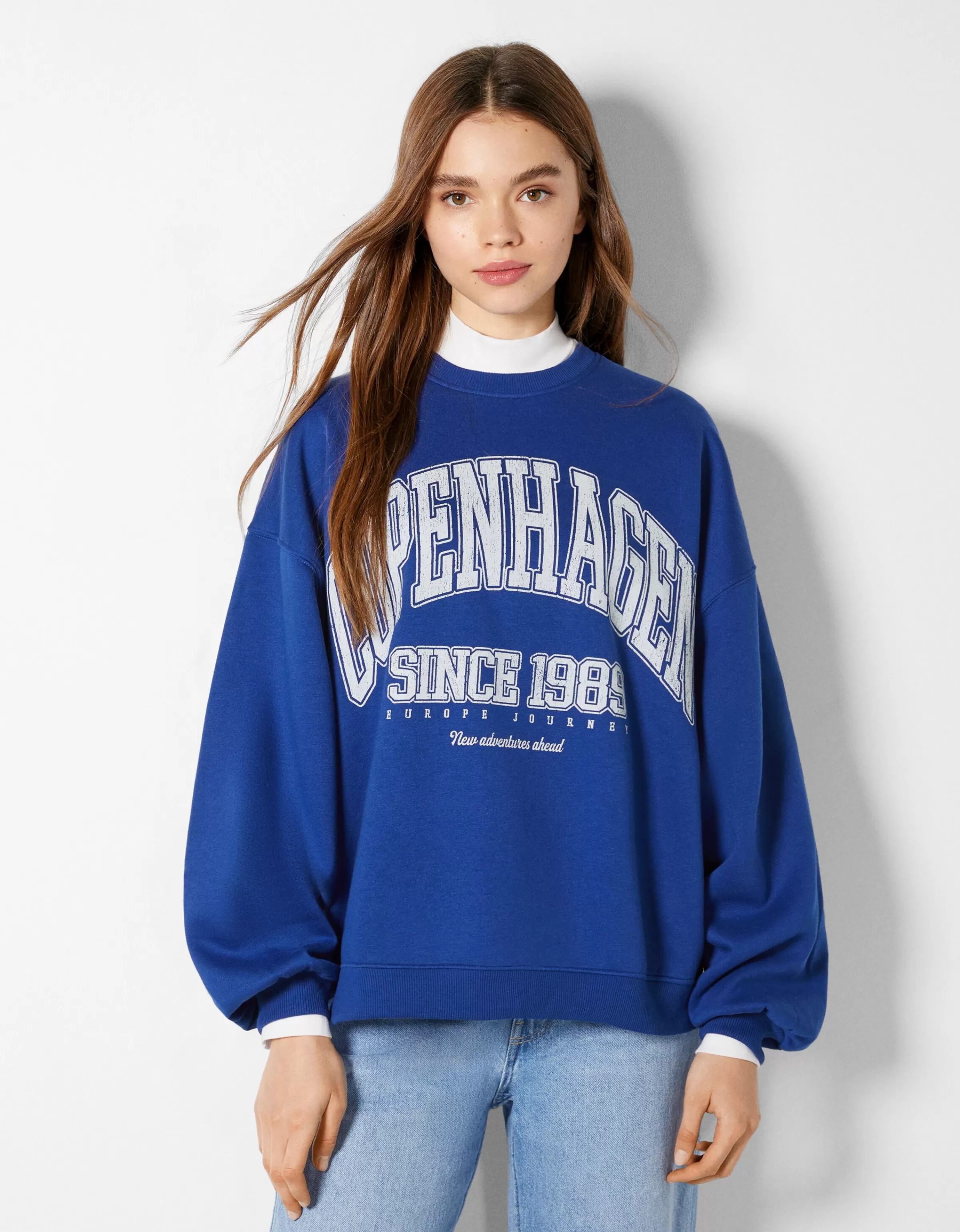 BERSHKA Pulls*Sweat ample imprimé Écru