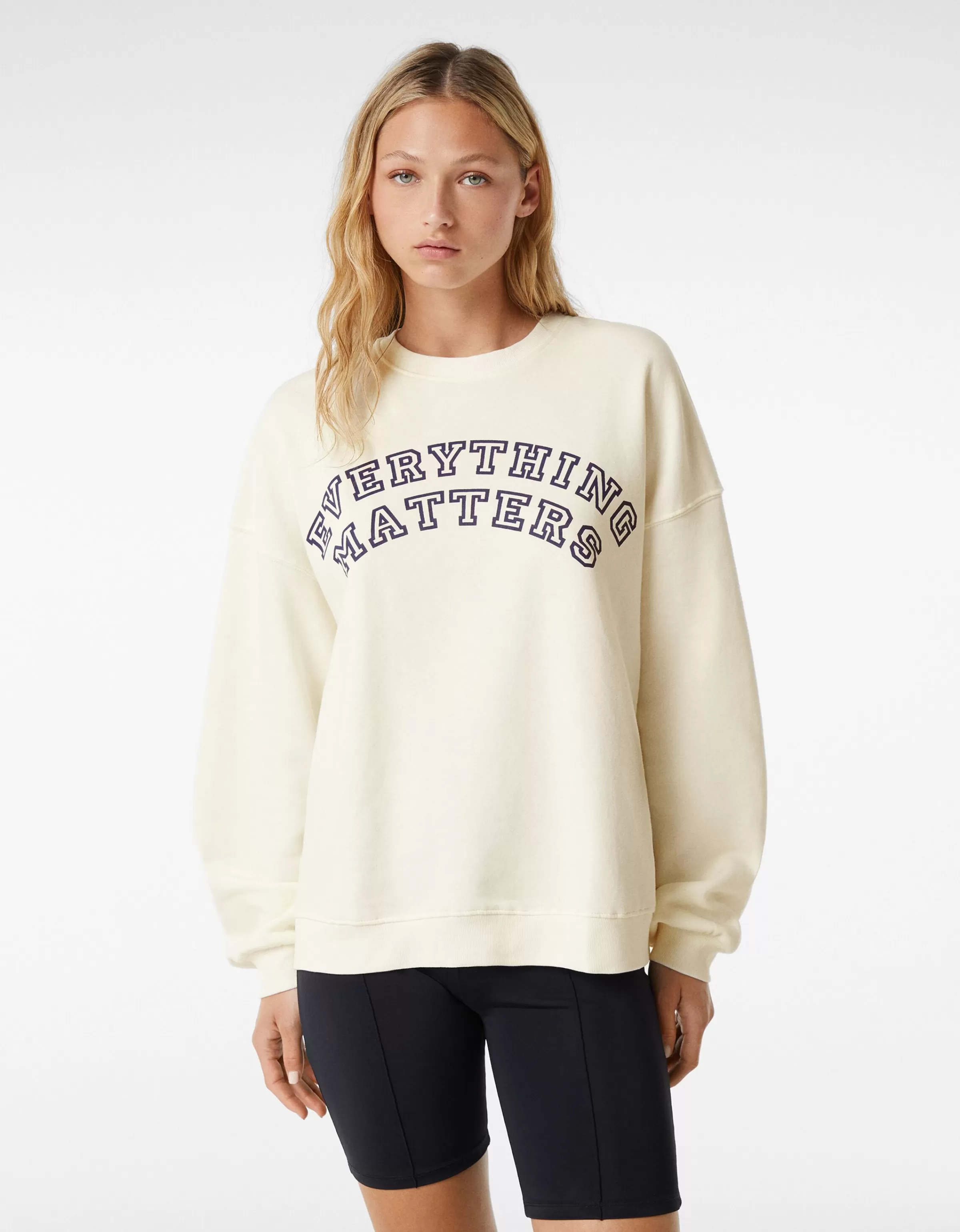 BERSHKA Pulls*Sweat ample imprimé Écru