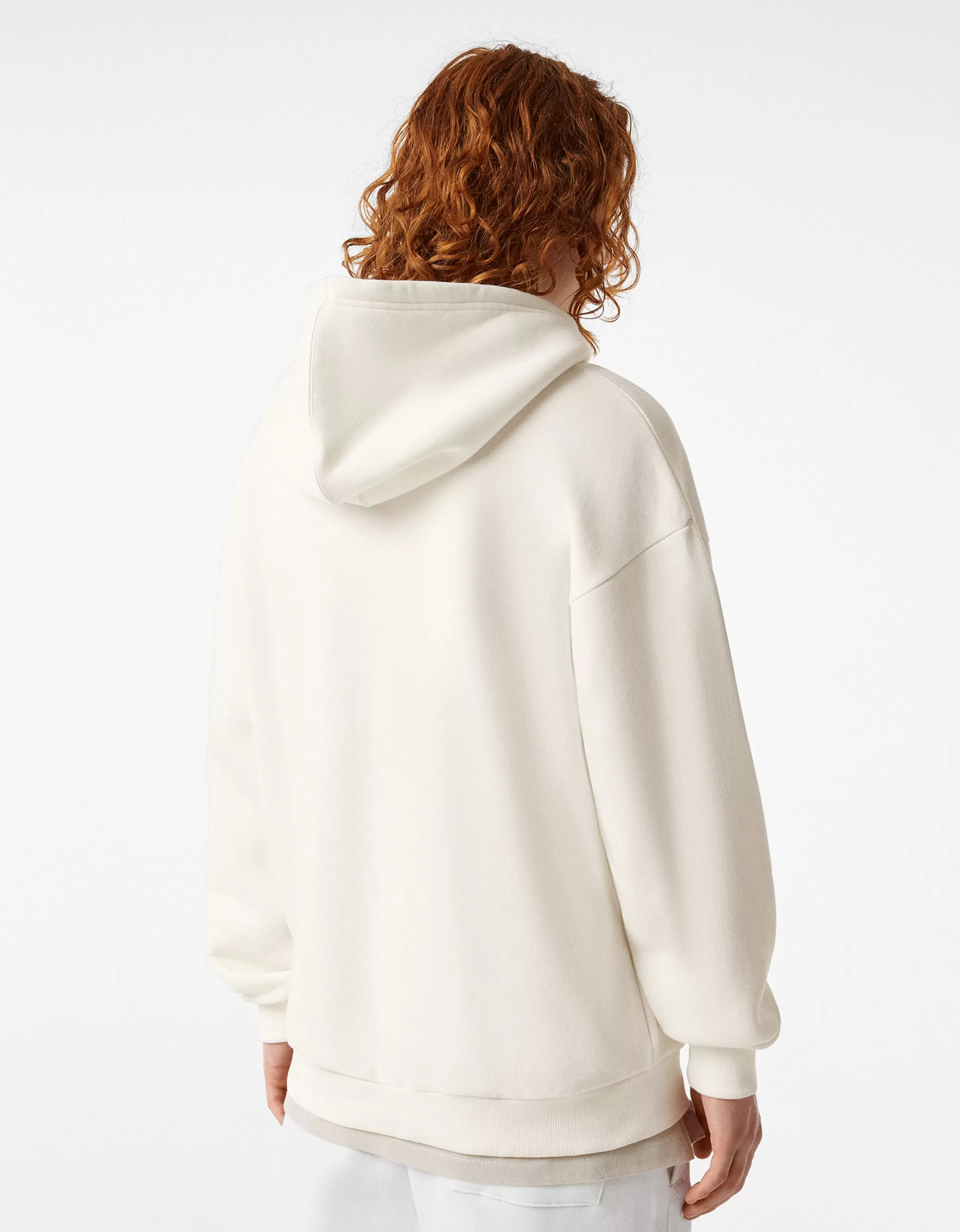 BERSHKA Personnalisables*Sweat capuche oversize Blanc cassé