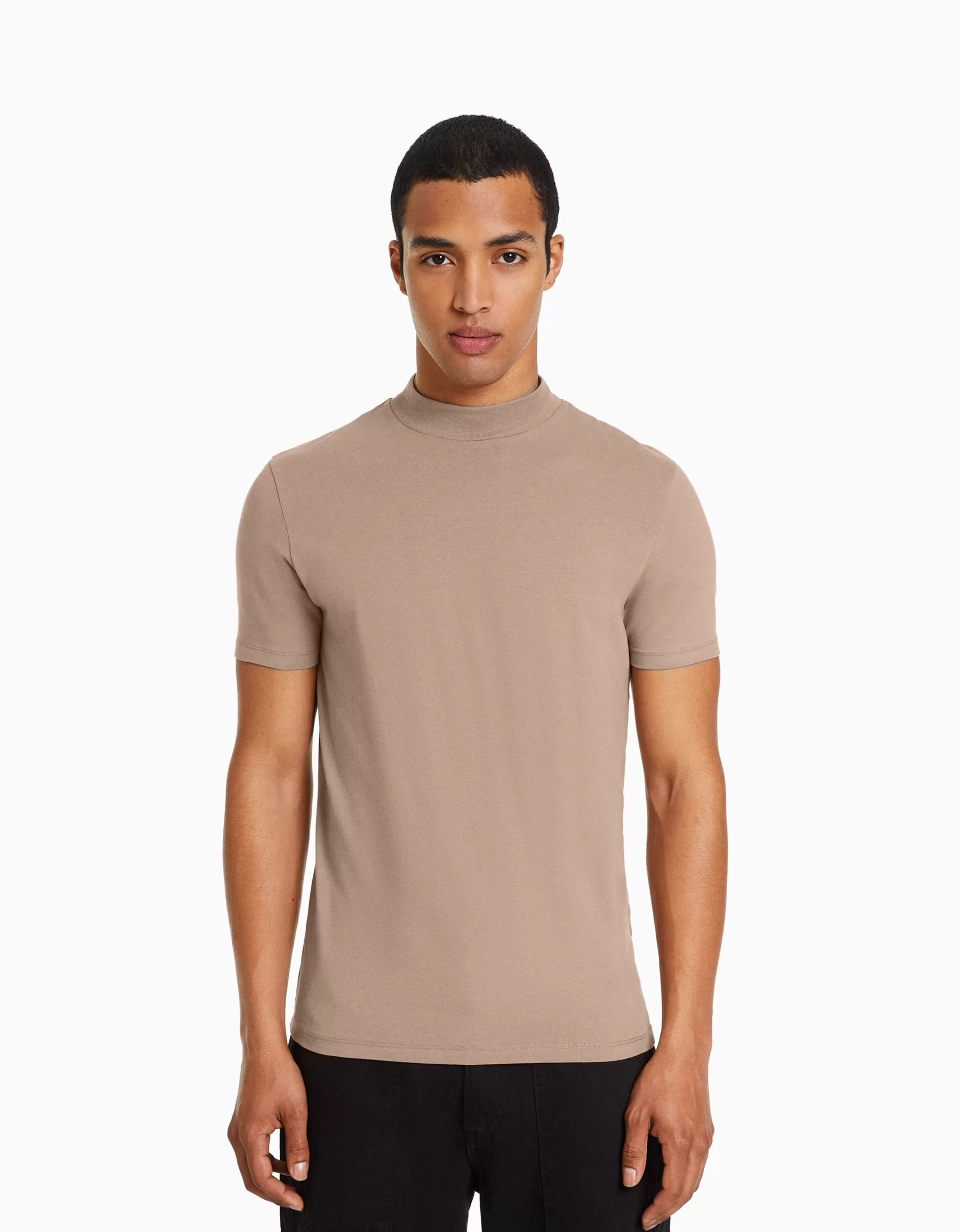 BERSHKA Tee-shirts*T-shirt à manches courtes et col montant Marron