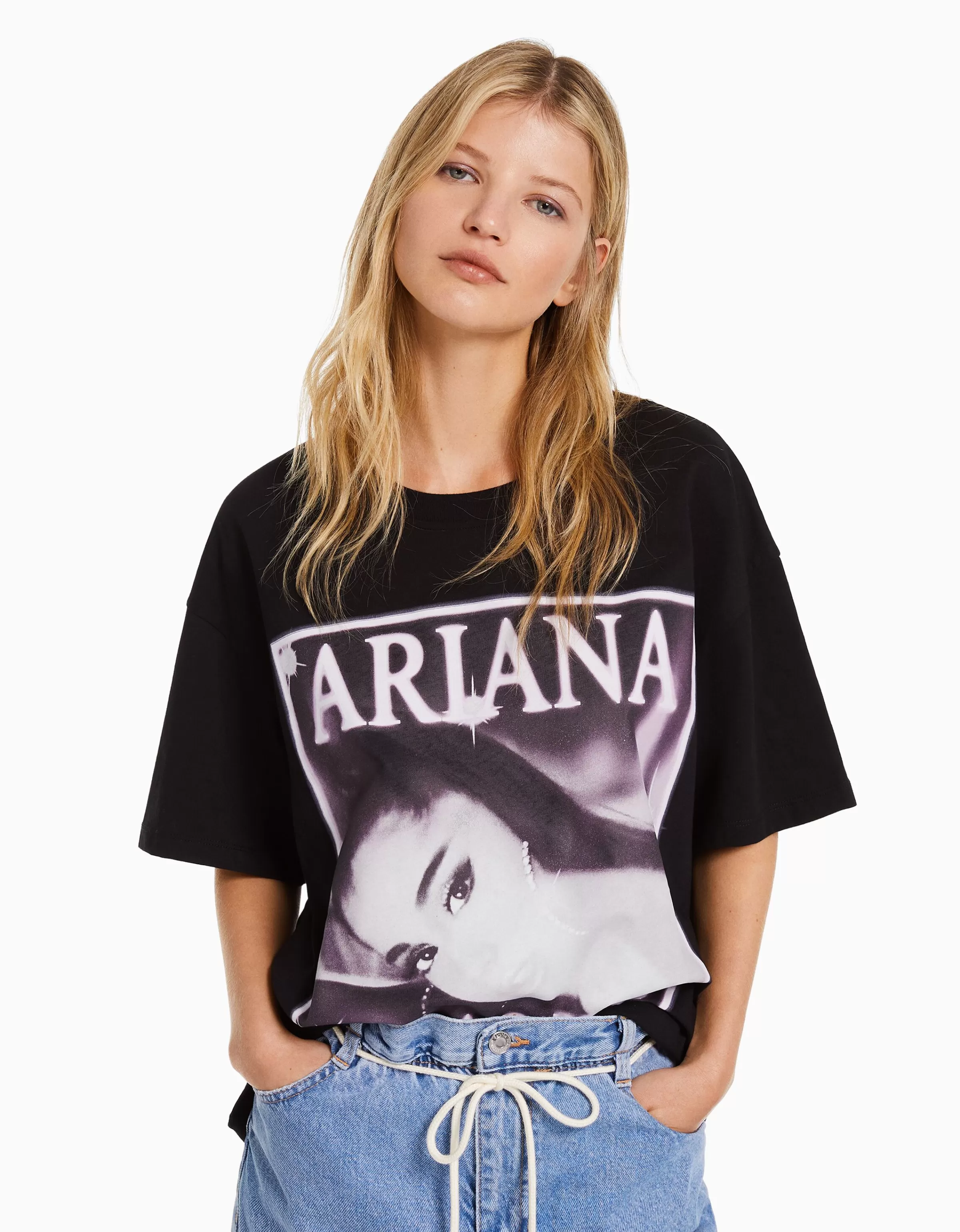 BERSHKA Tee-shirts*T-shirt manches courtes imprimé Ariana Grande Noir