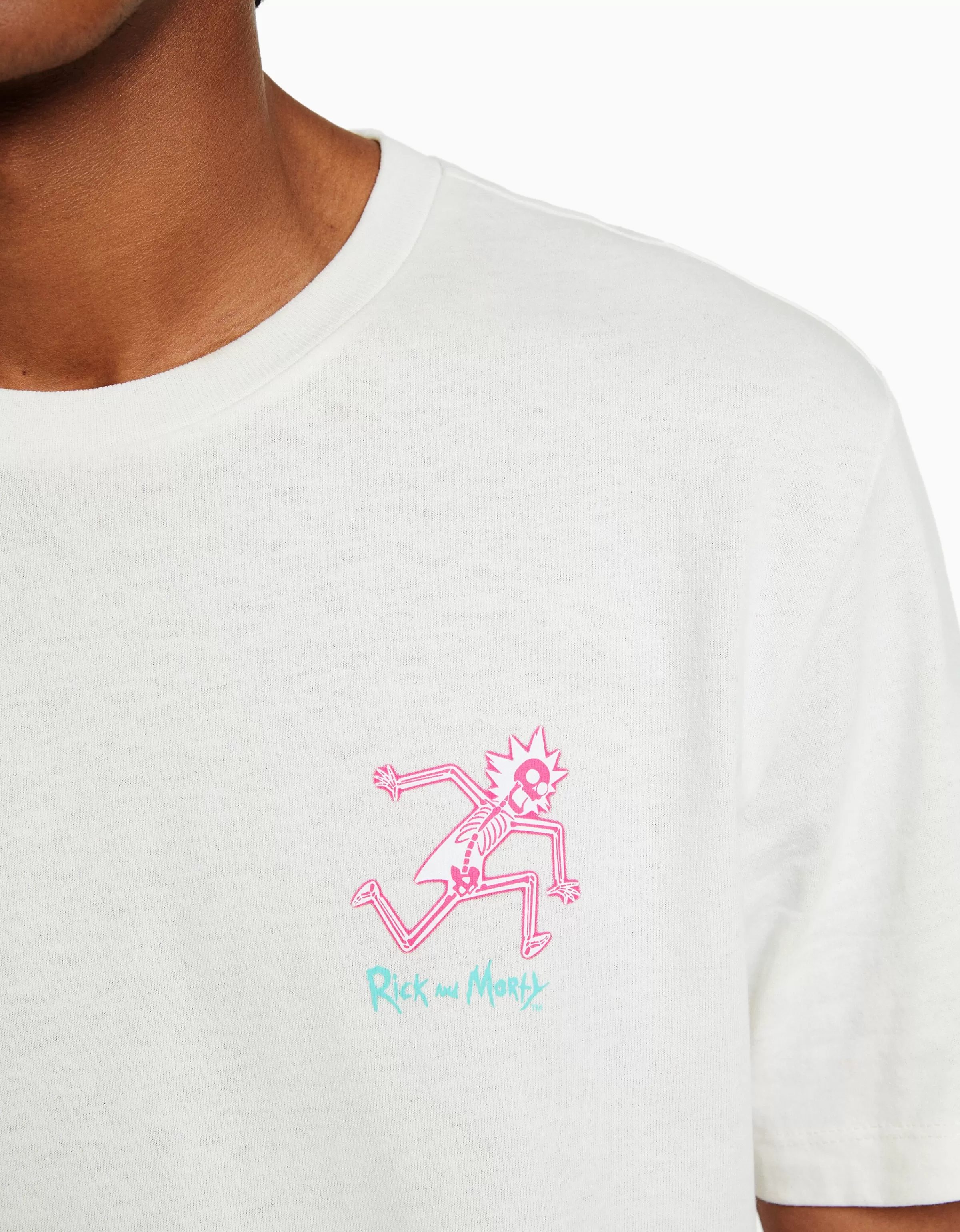 BERSHKA Vêtements*T-shirt manches courtes regular fit imprimé Rick et Morty Blanc