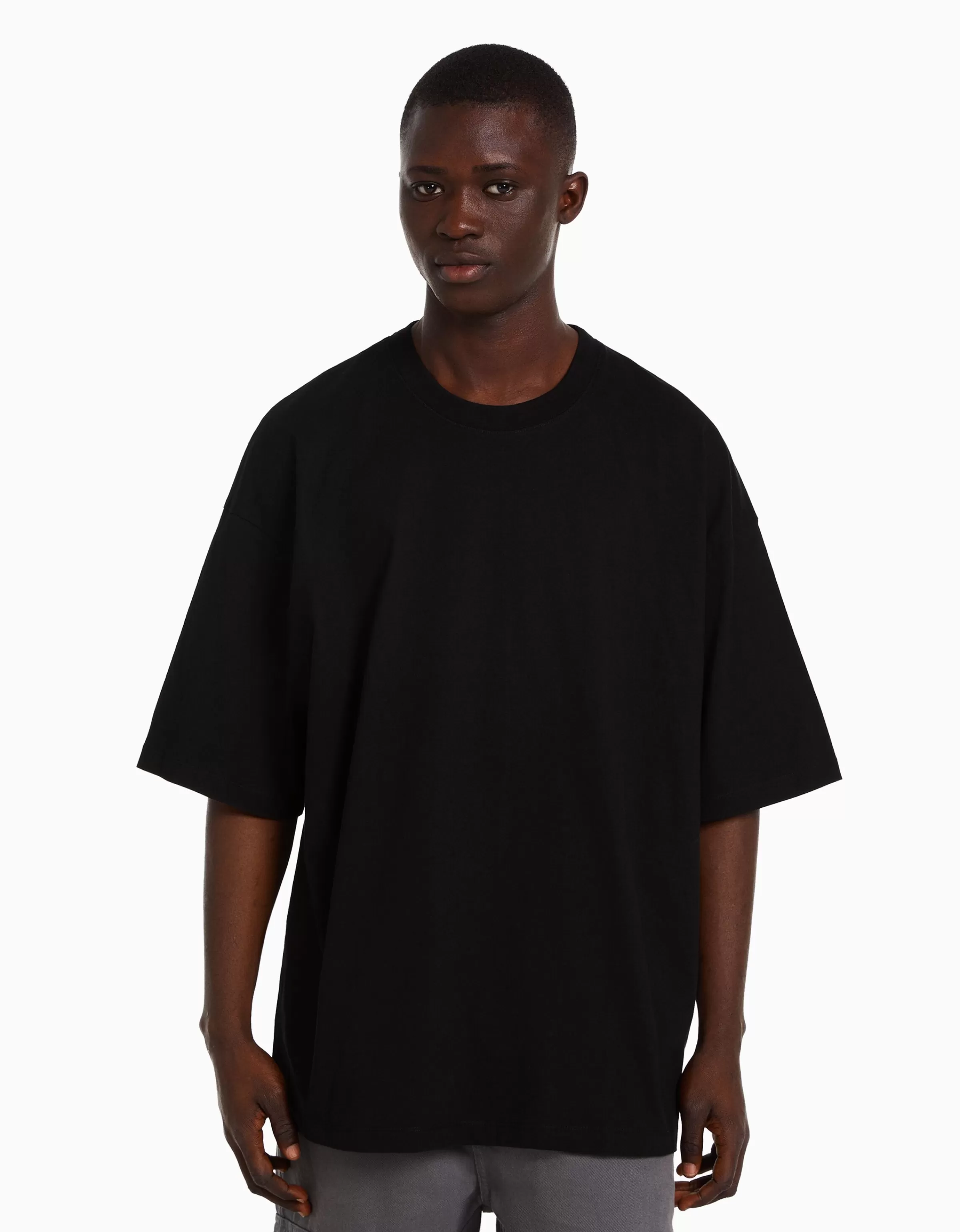 BERSHKA Vêtements*T-shirt oversize à manches courtes Noir