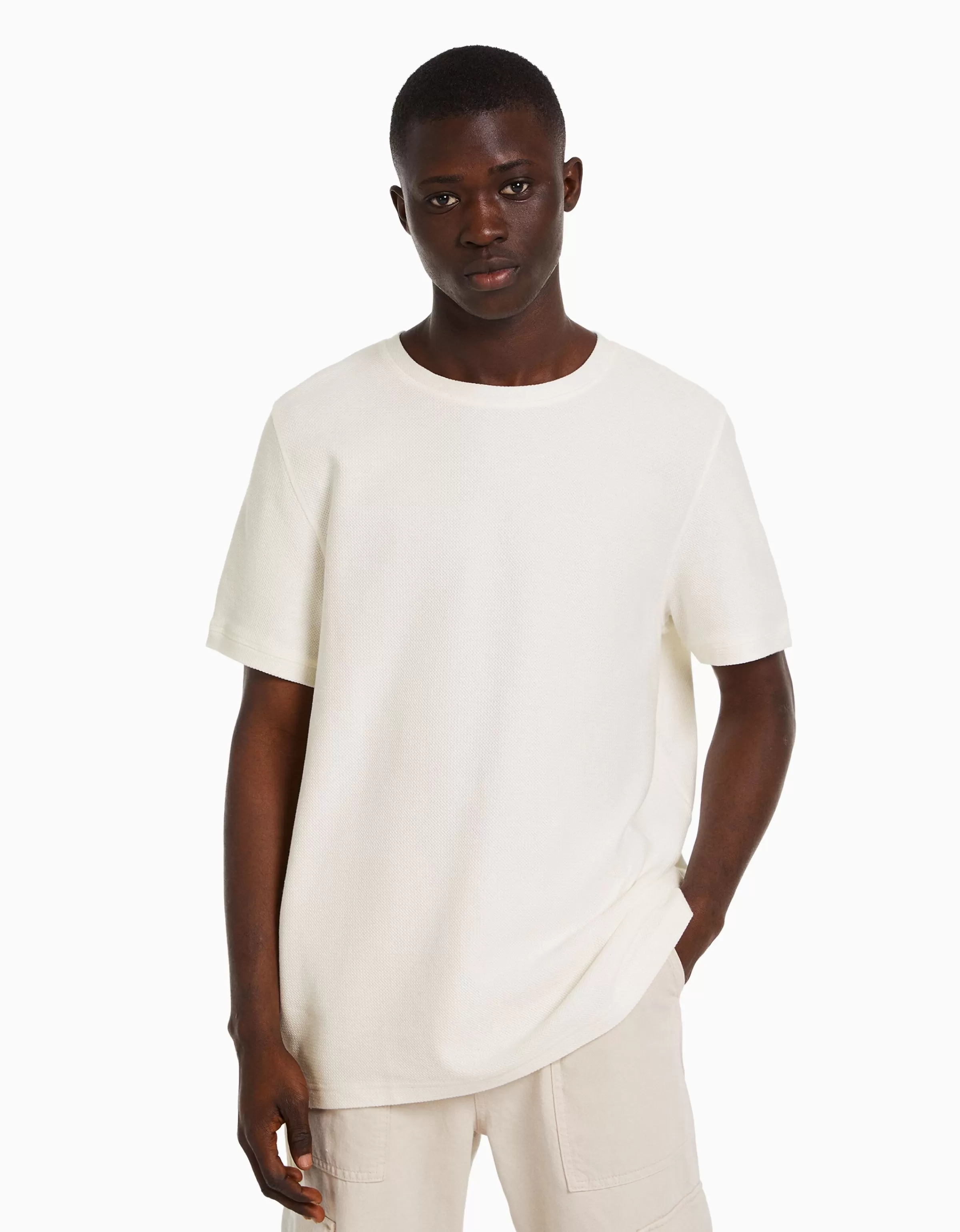 BERSHKA Vêtements*T-shirt texturé à manches courtes Camel