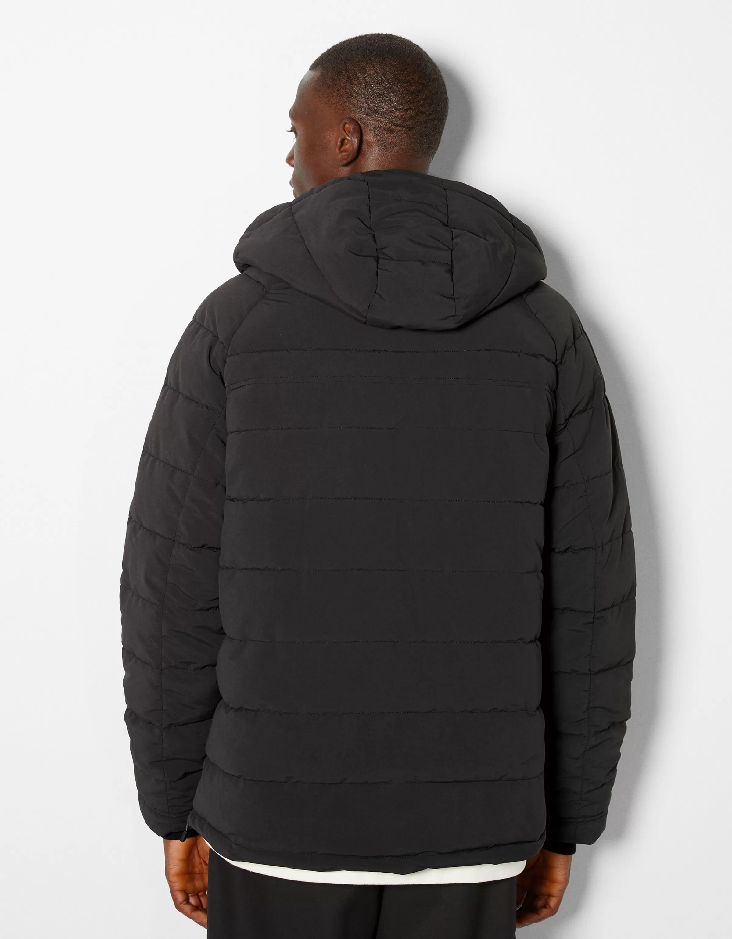 BERSHKA Blousons et manteaux*Veste kangourou matelassée Noir